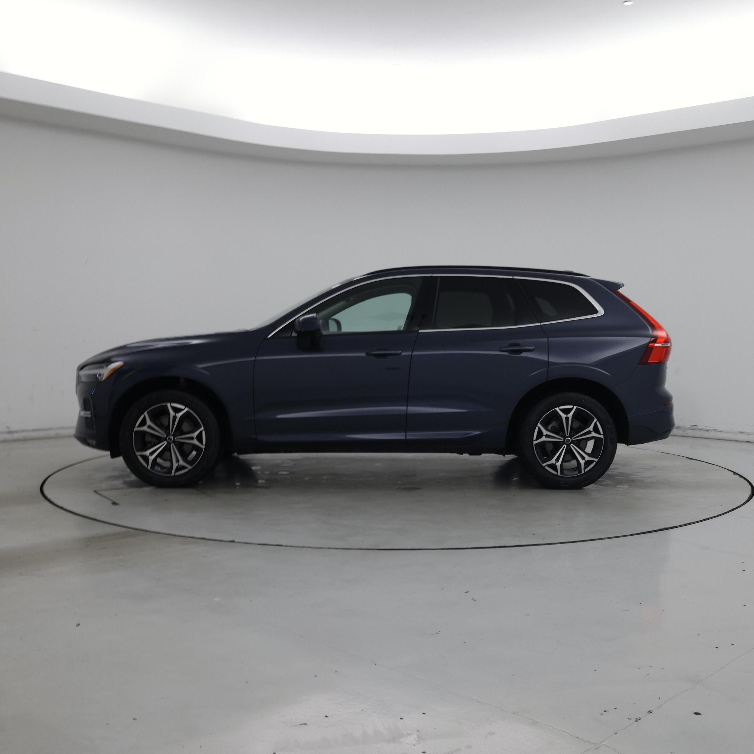Thumbnail: 2022 Volvo XC60 - 3