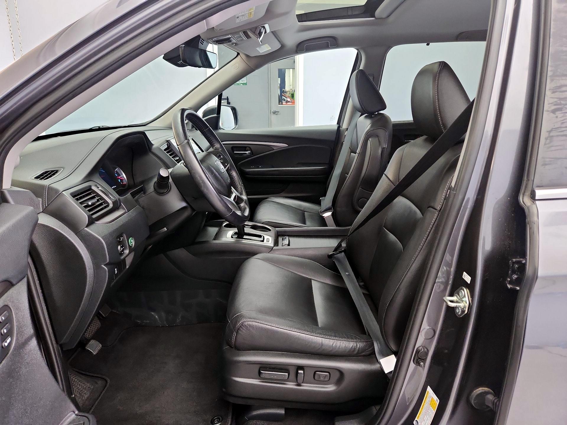 Thumbnail: 2020 Honda Pilot - 11
