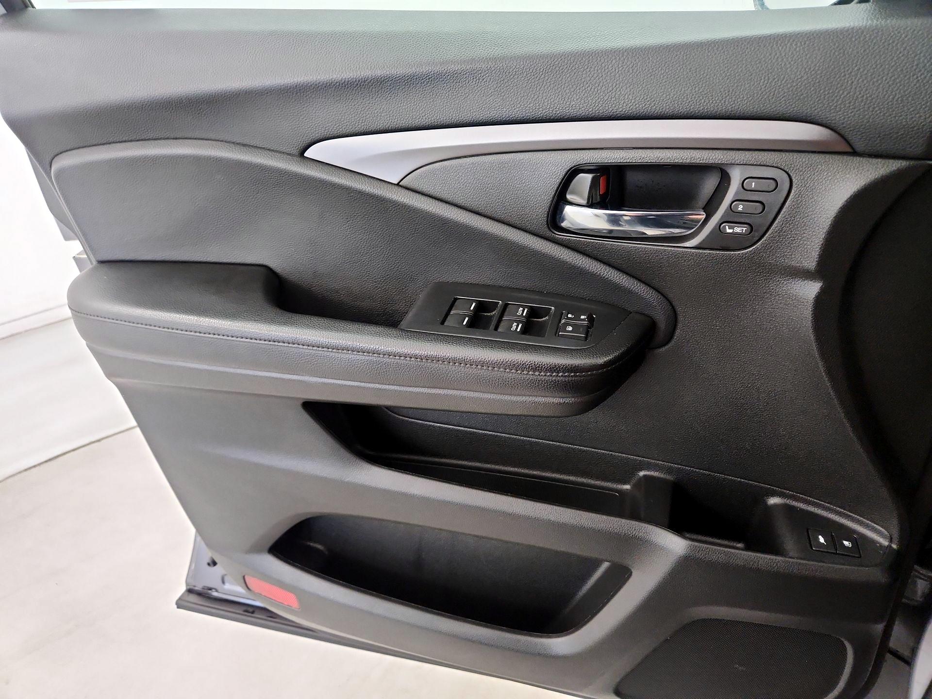 Thumbnail: 2020 Honda Pilot - 12