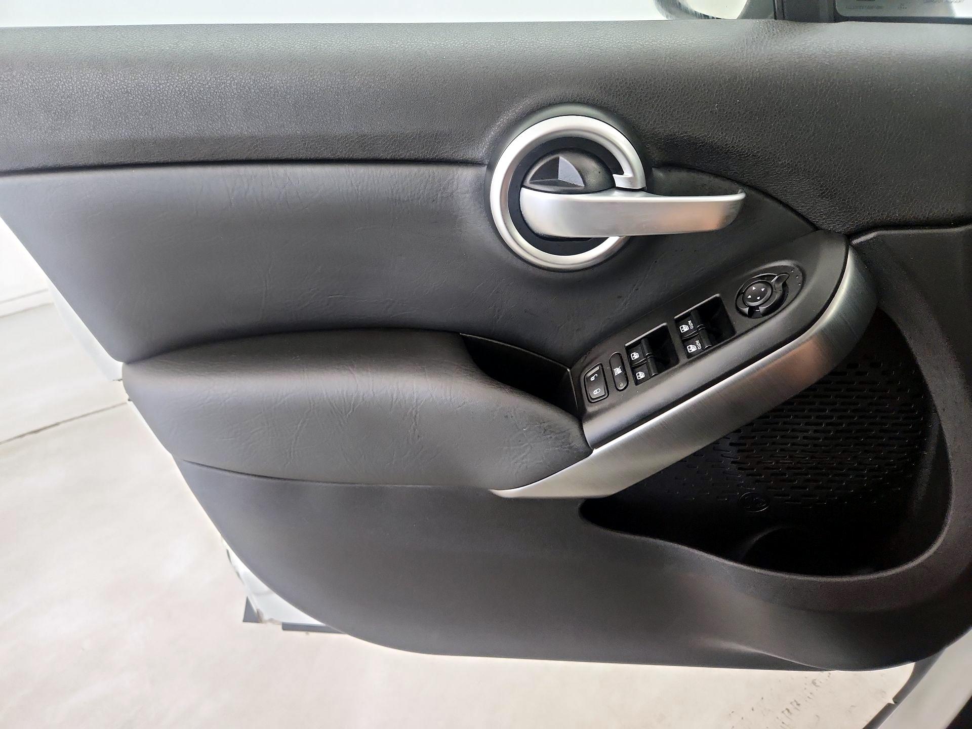 Thumbnail: 2016 Fiat 500X - 12