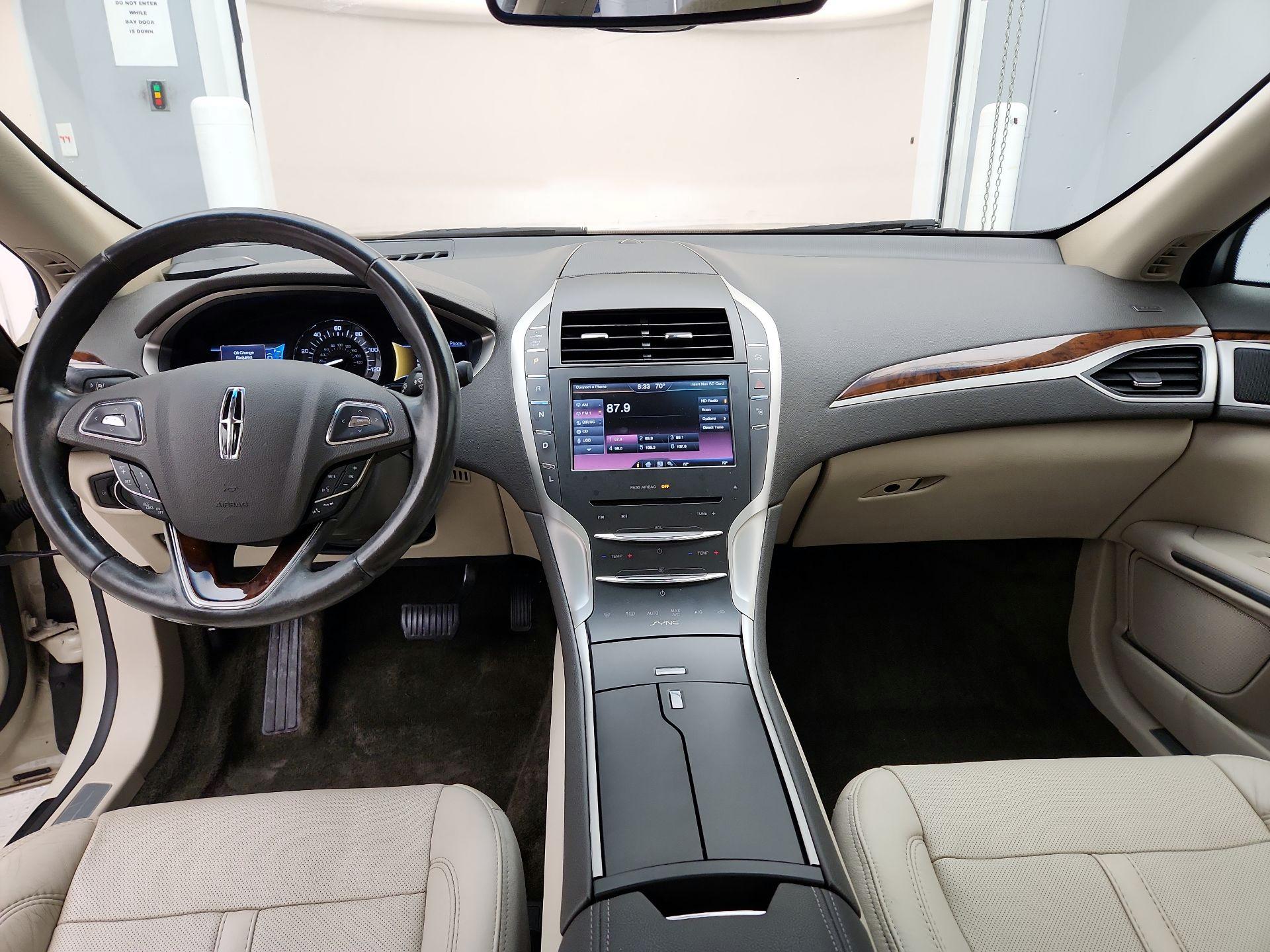 Thumbnail: 2016 Lincoln MKZ - 9