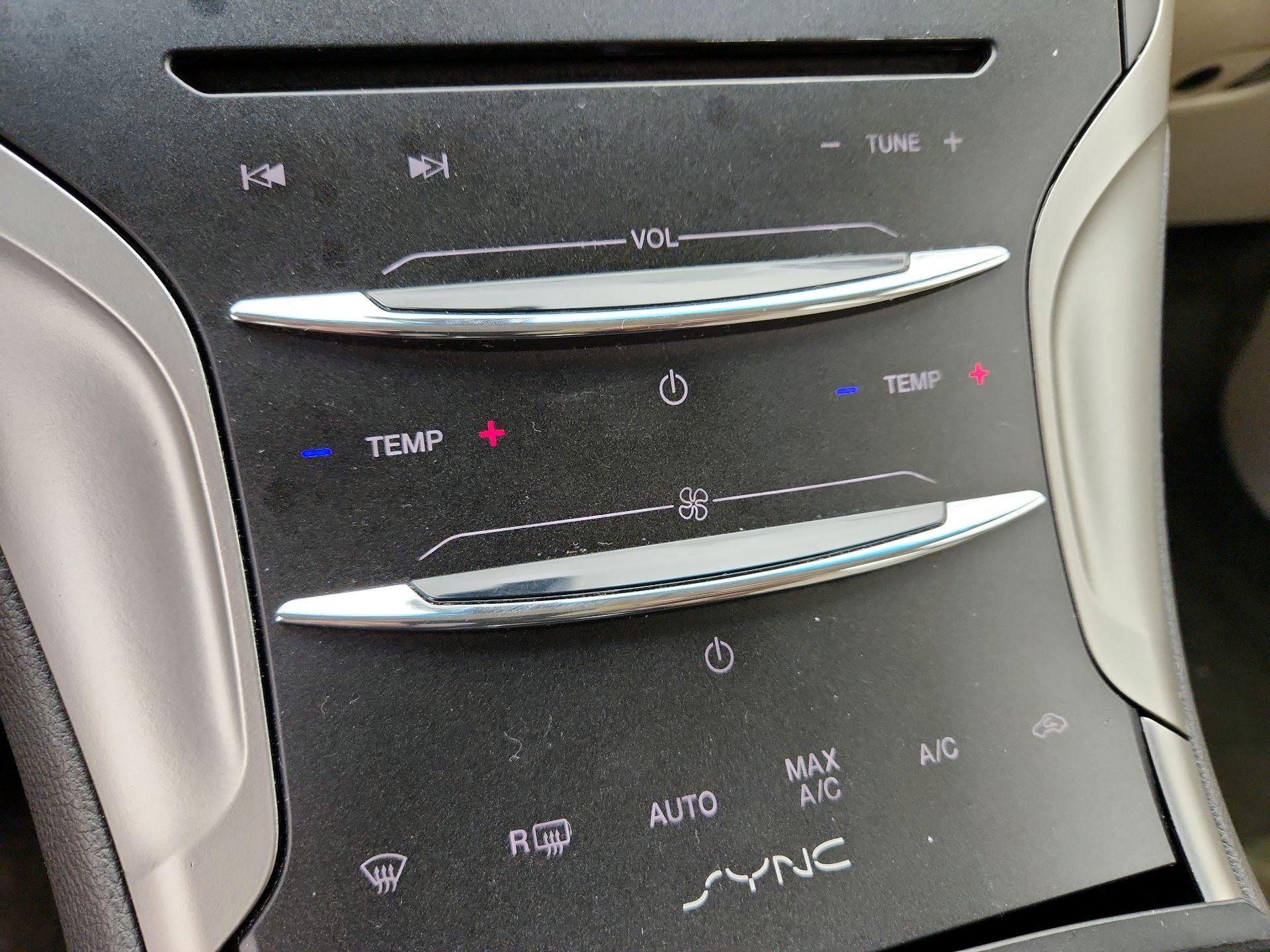 Thumbnail: 2016 Lincoln MKZ - 16