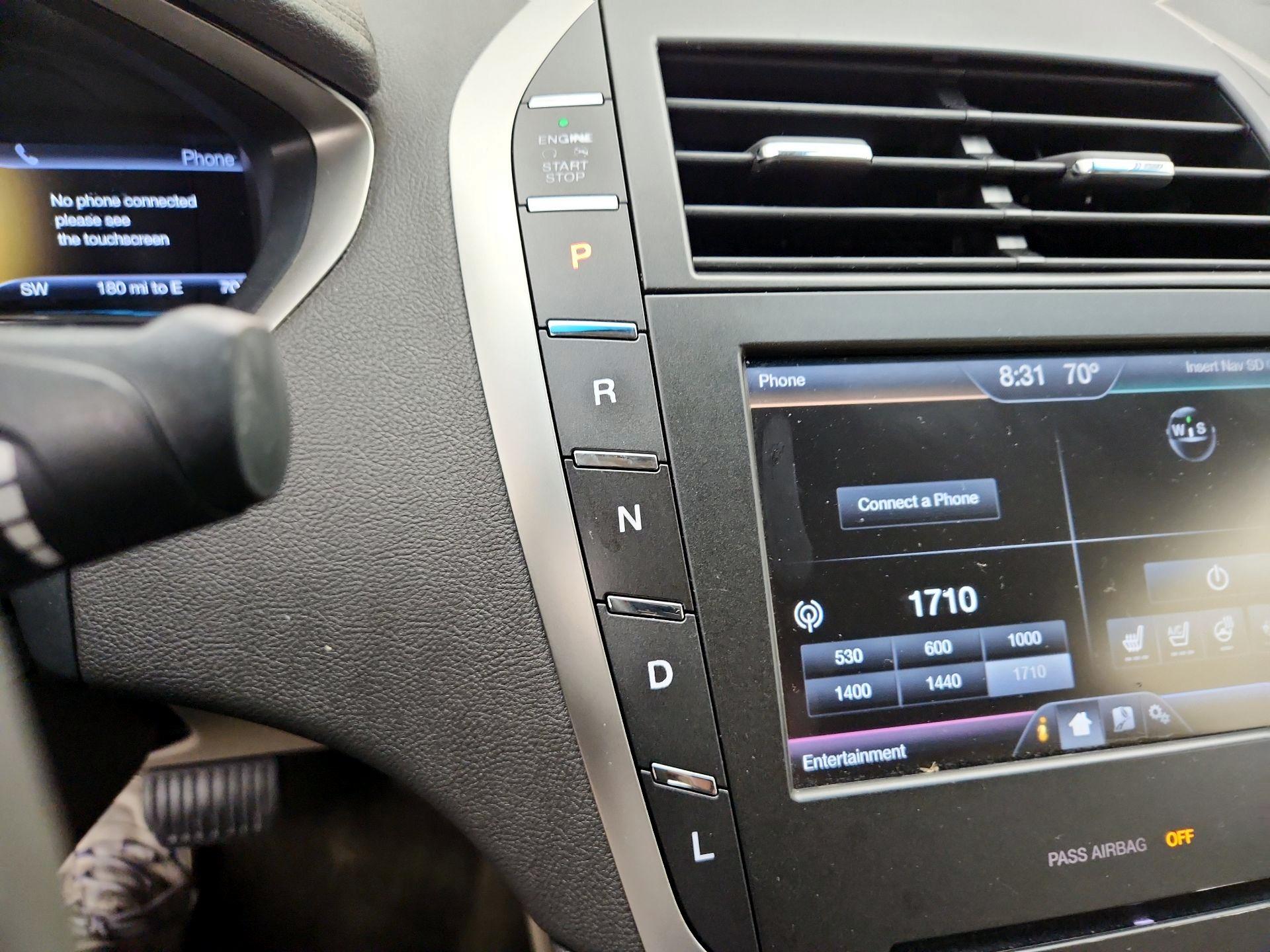 Thumbnail: 2016 Lincoln MKZ - 17