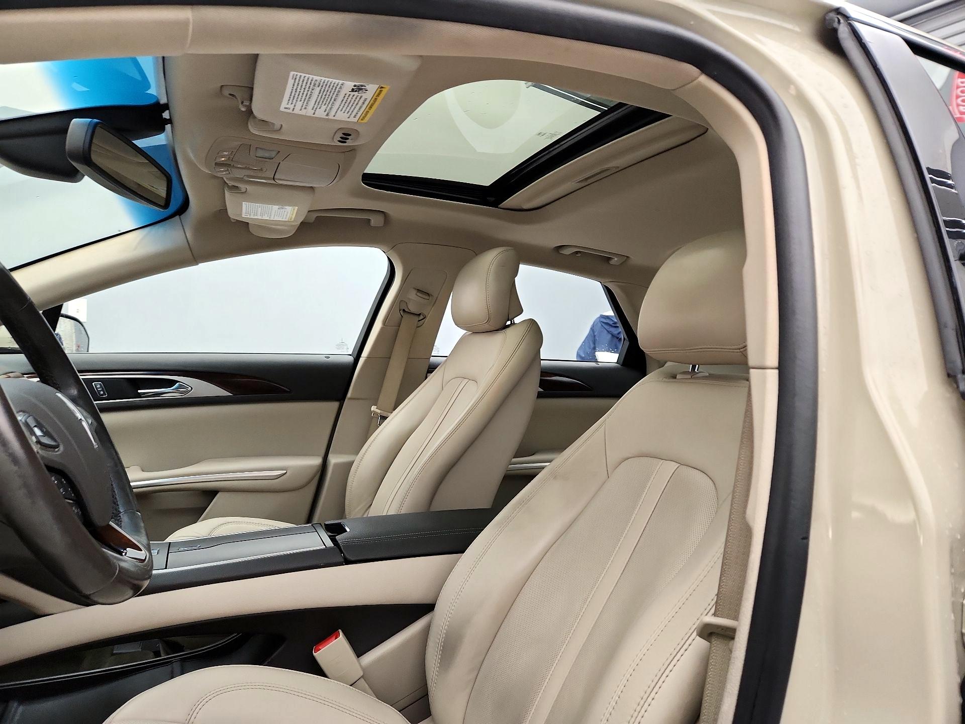 Thumbnail: 2016 Lincoln MKZ - 19