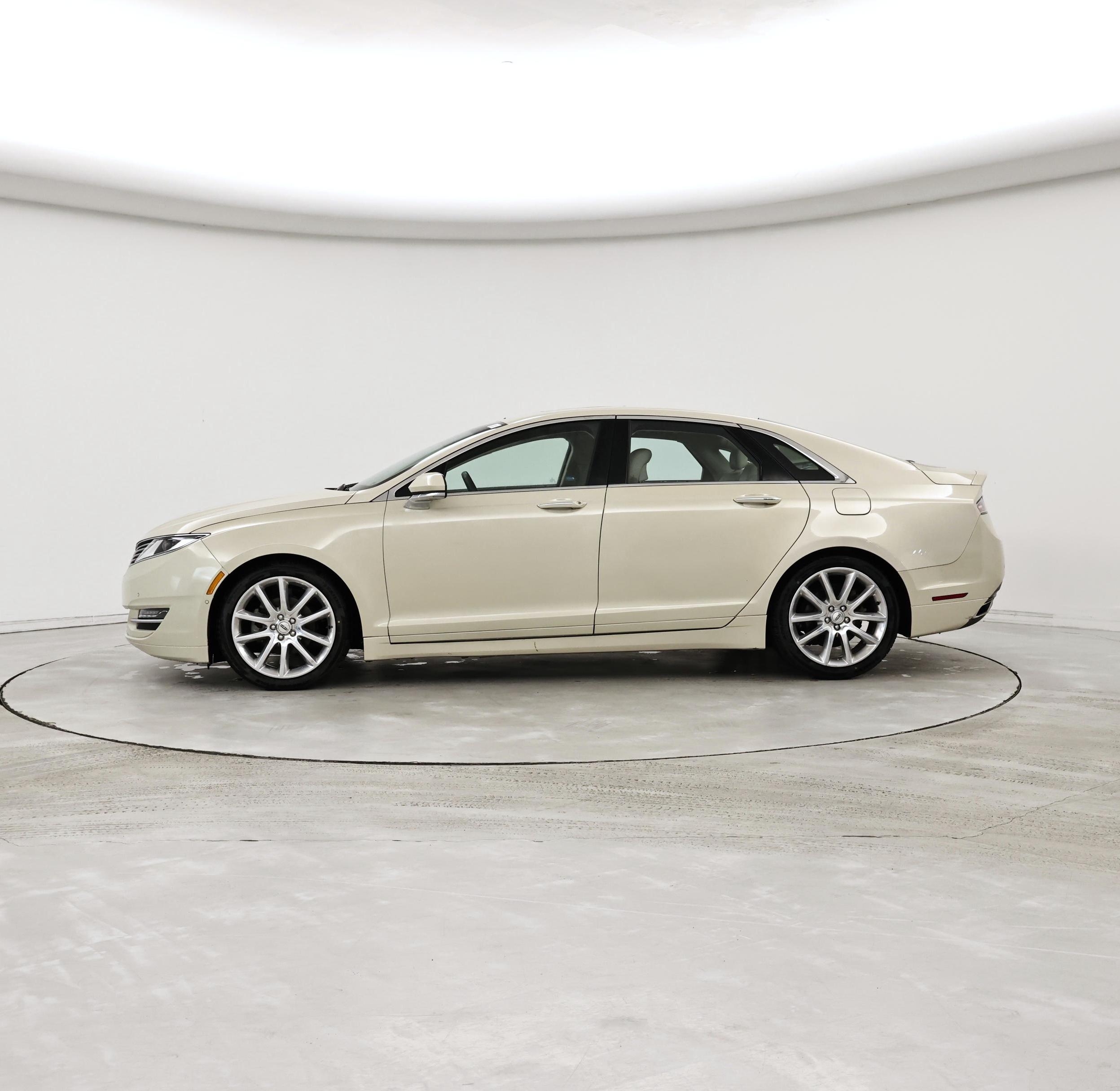 Thumbnail: 2016 Lincoln MKZ - 3
