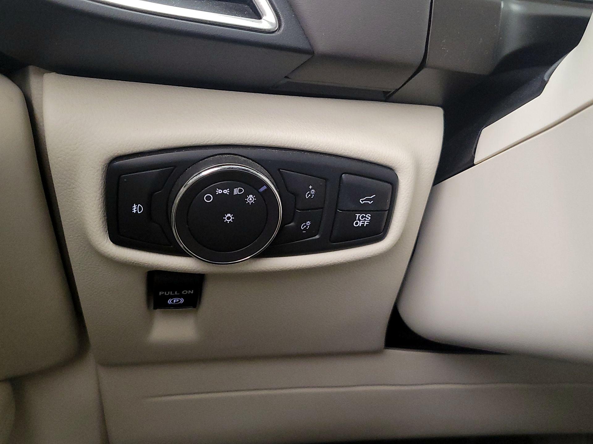 Thumbnail: 2019 Lincoln Nautilus - 13
