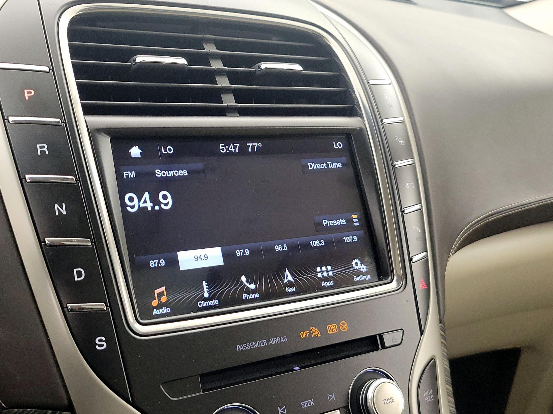 Thumbnail: 2019 Lincoln Nautilus - 16