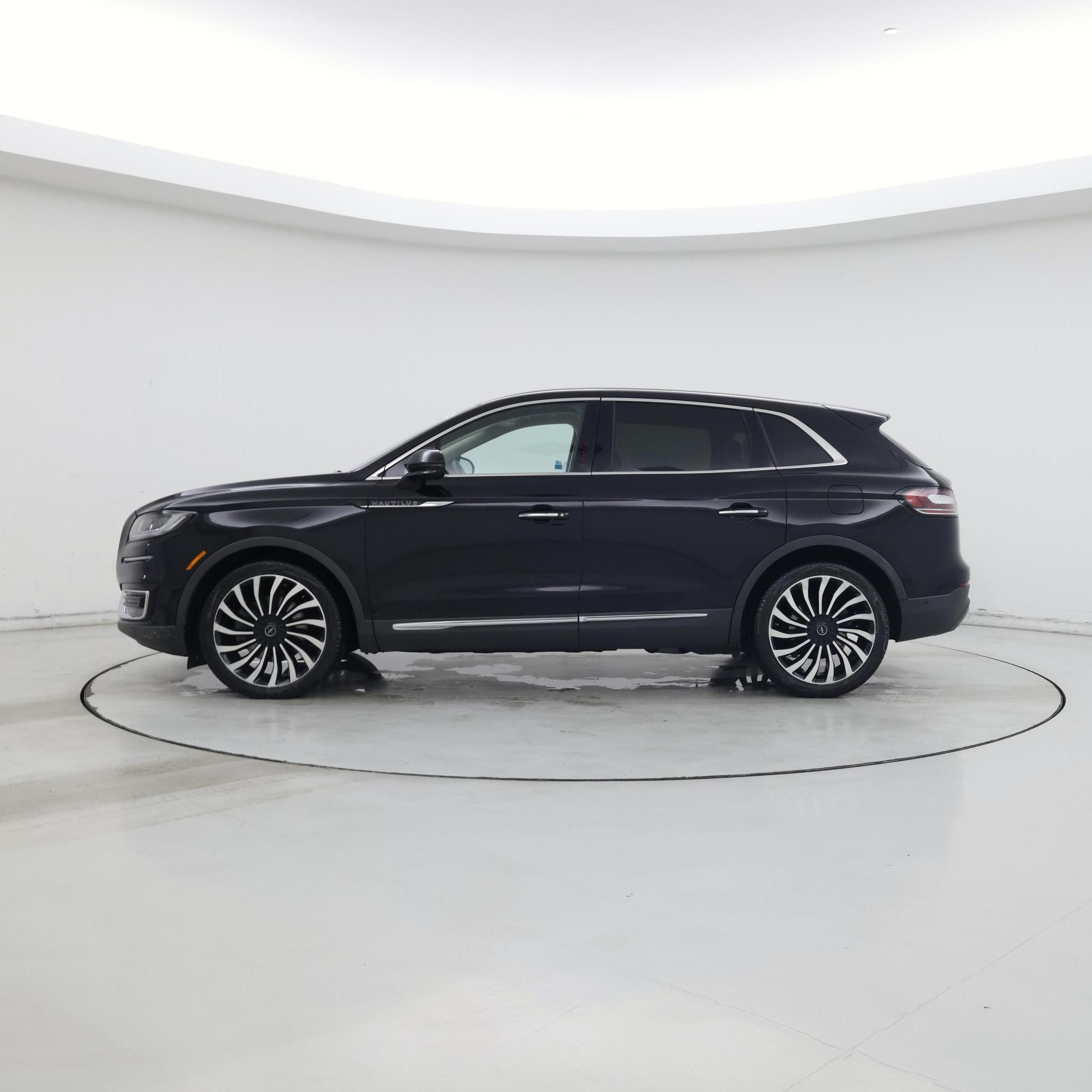 Thumbnail: 2019 Lincoln Nautilus - 3