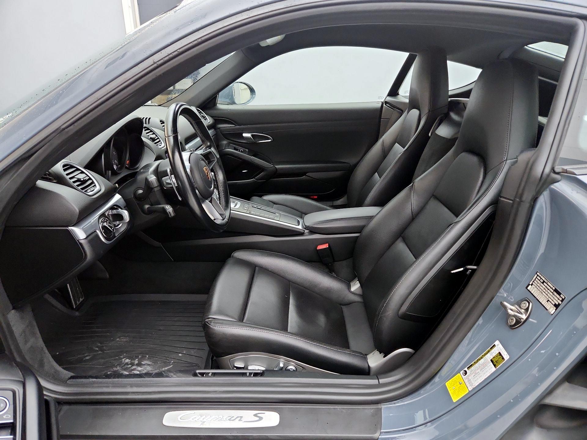 Thumbnail: 2017 Porsche 718 Cayman - 11