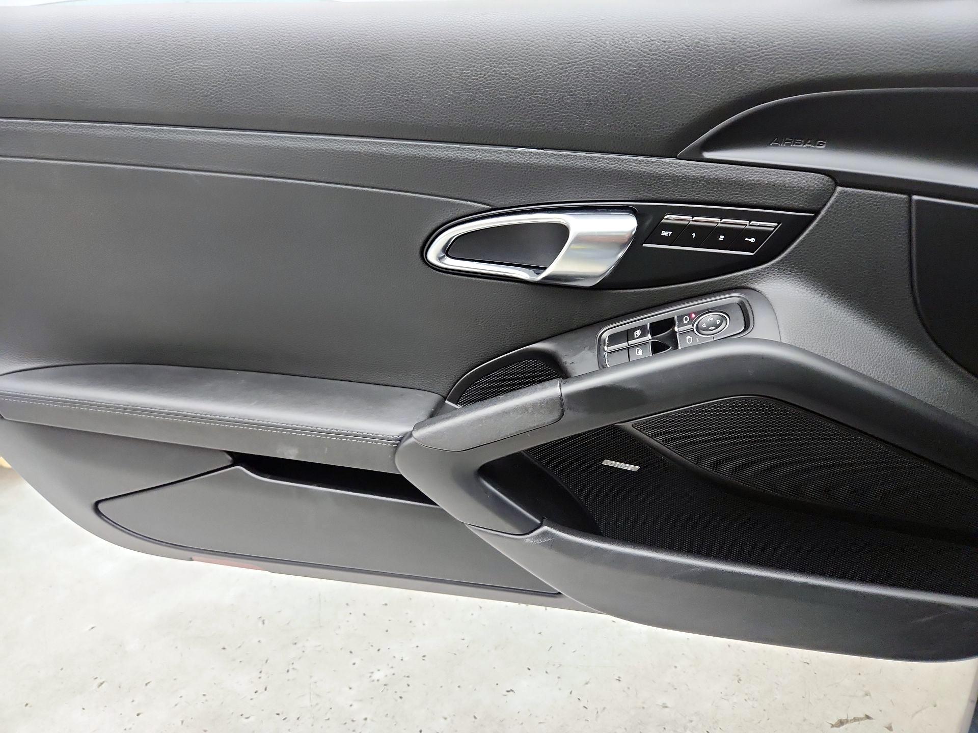 Thumbnail: 2017 Porsche 718 Cayman - 12
