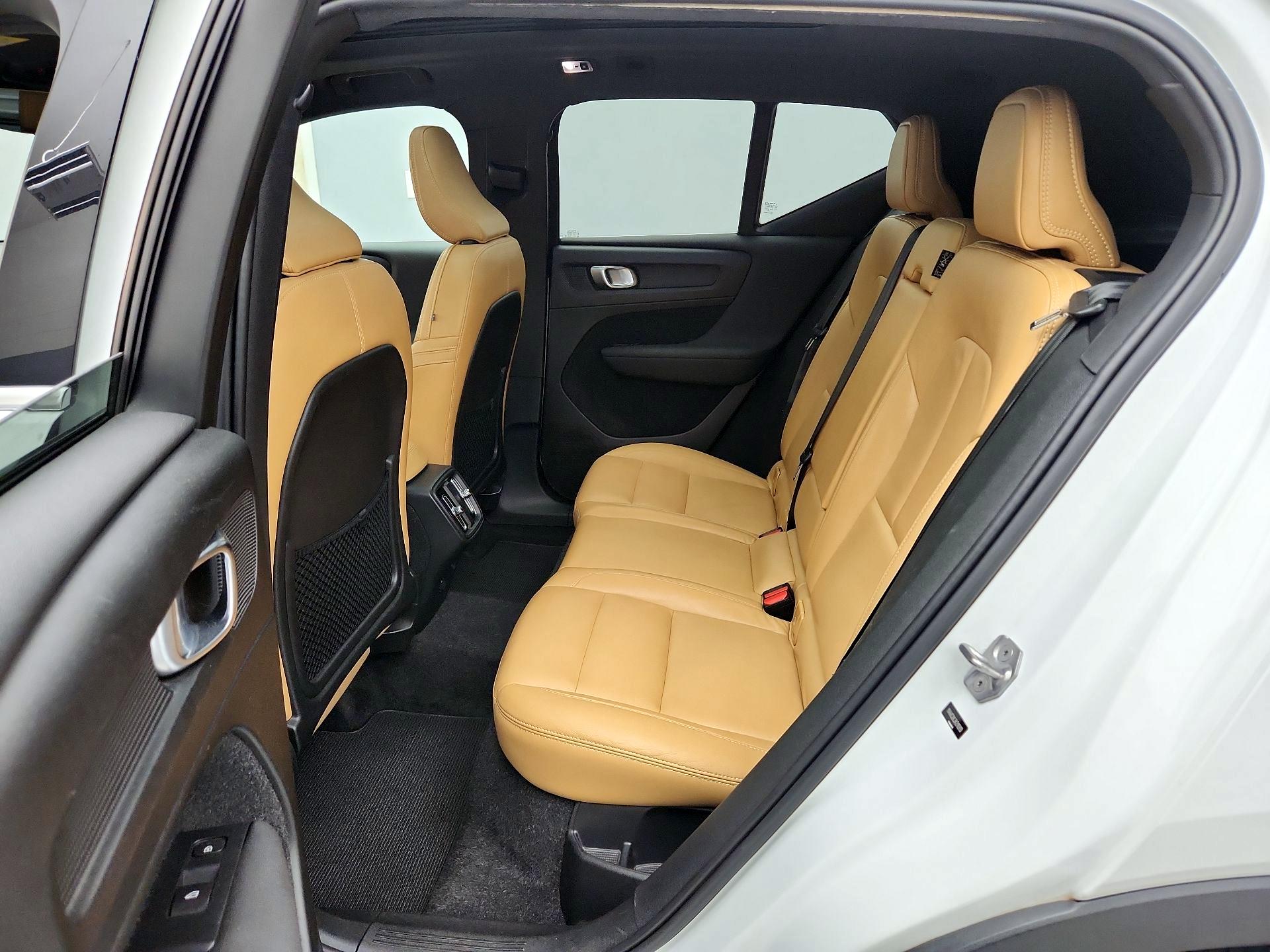 Thumbnail: 2019 Volvo XC40 - 20