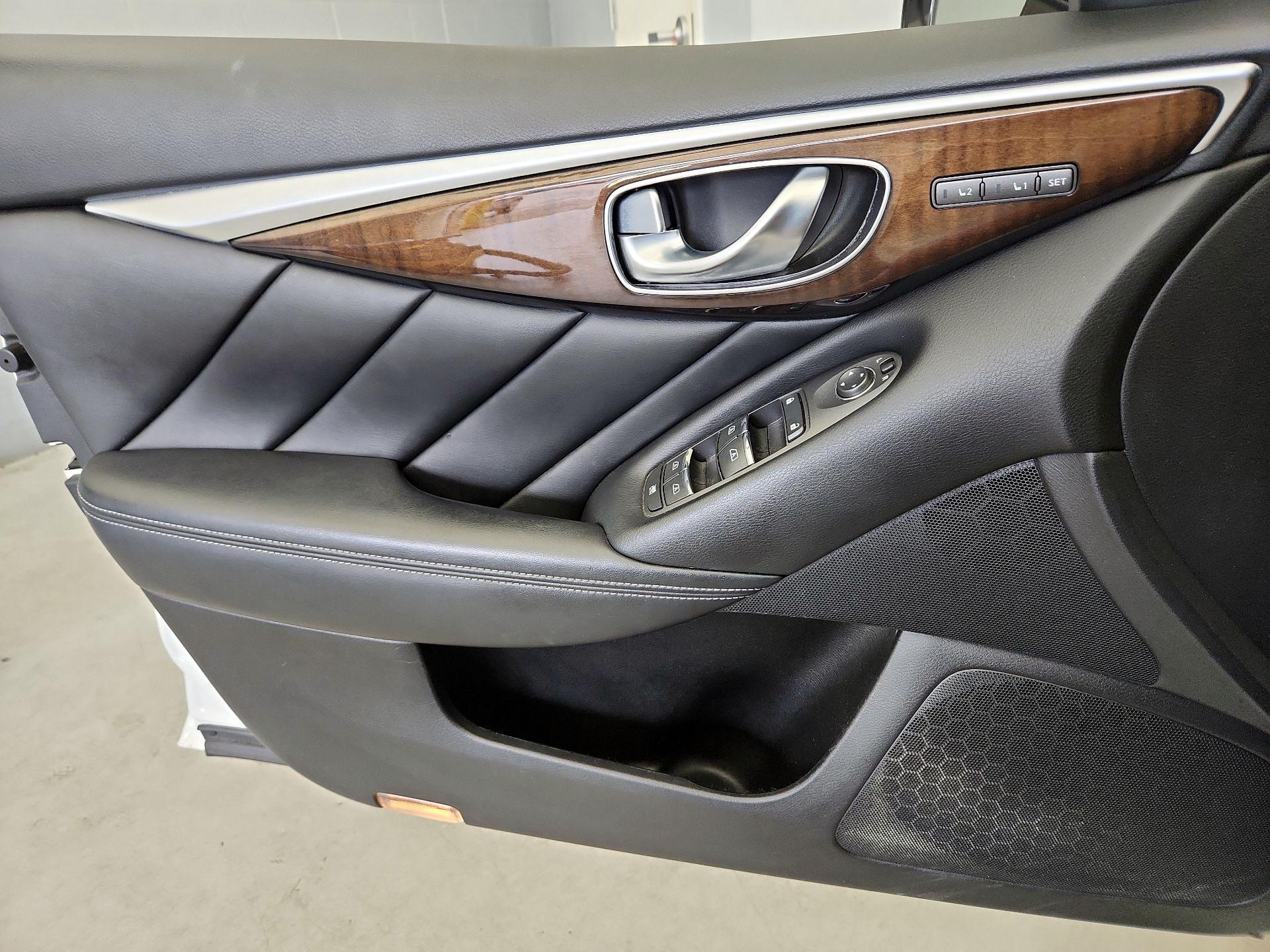 Thumbnail: 2015 INFINITI Q50 - 12