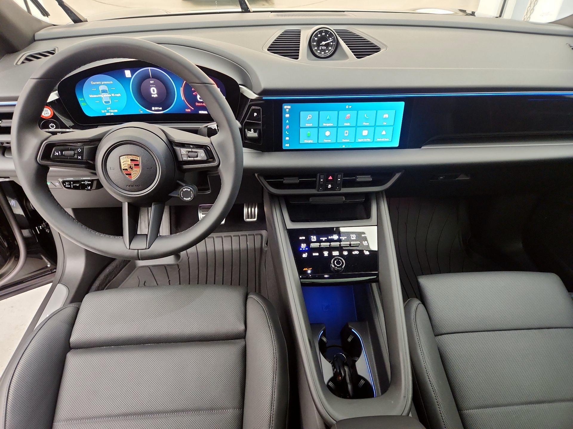 Thumbnail: 2025 Porsche Macan - 9