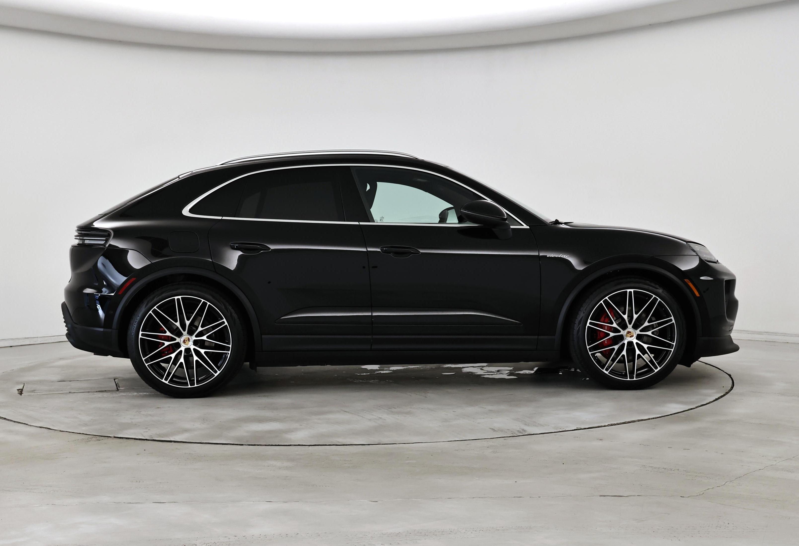 Thumbnail: 2025 Porsche Macan - 7