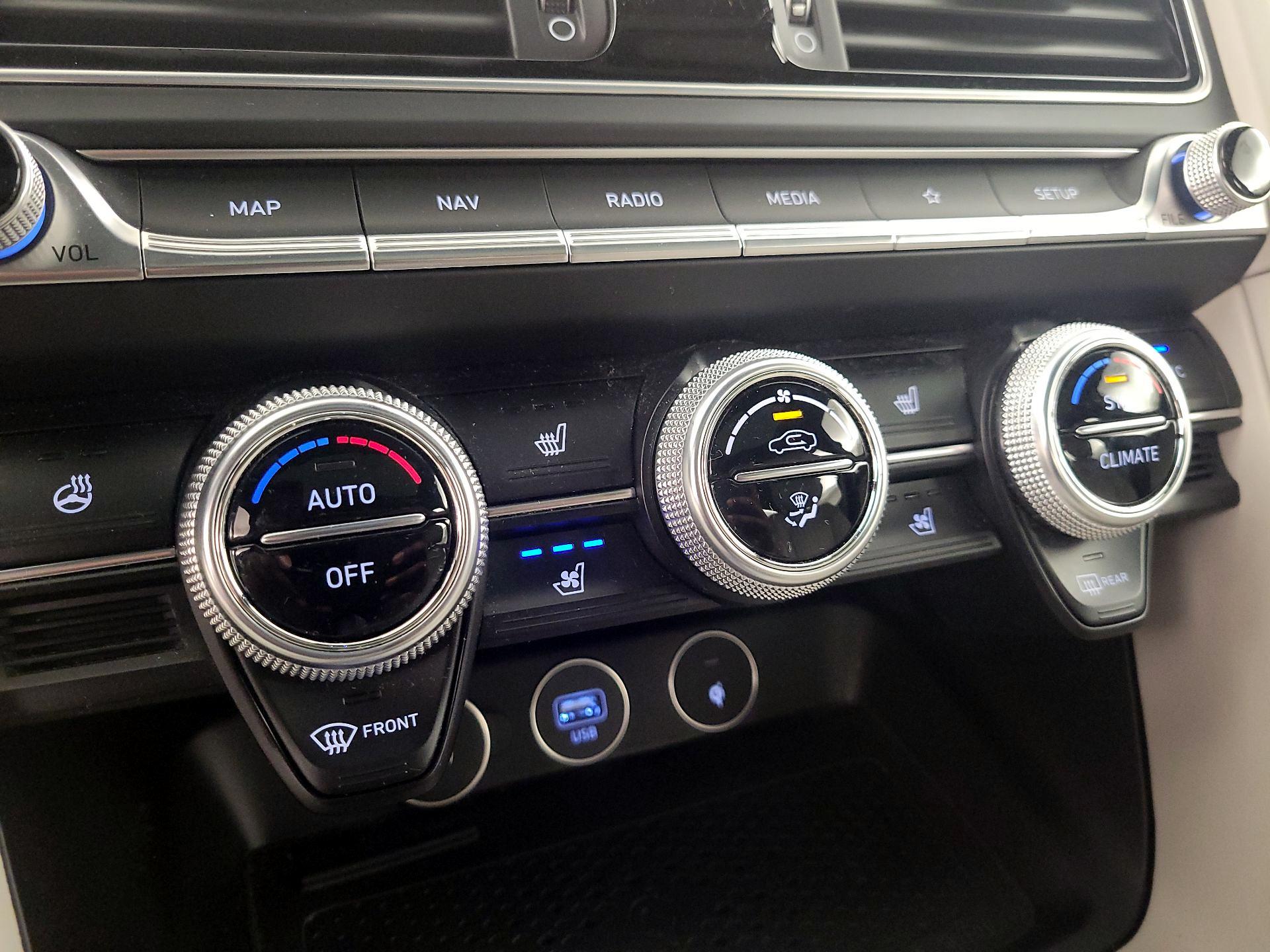 Thumbnail: 2023 Genesis G70 - 17