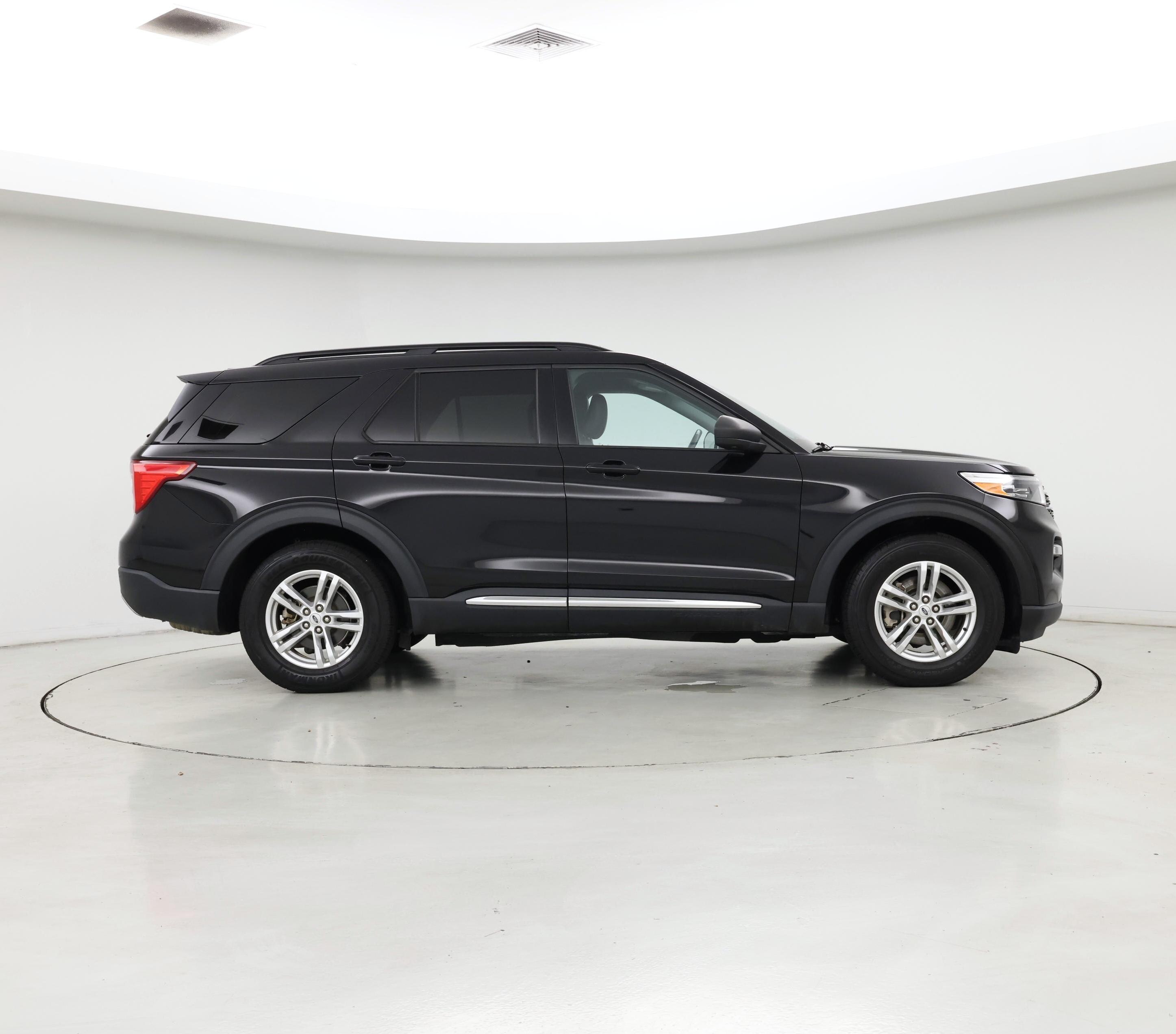 Thumbnail: 2023 Ford Explorer - 7