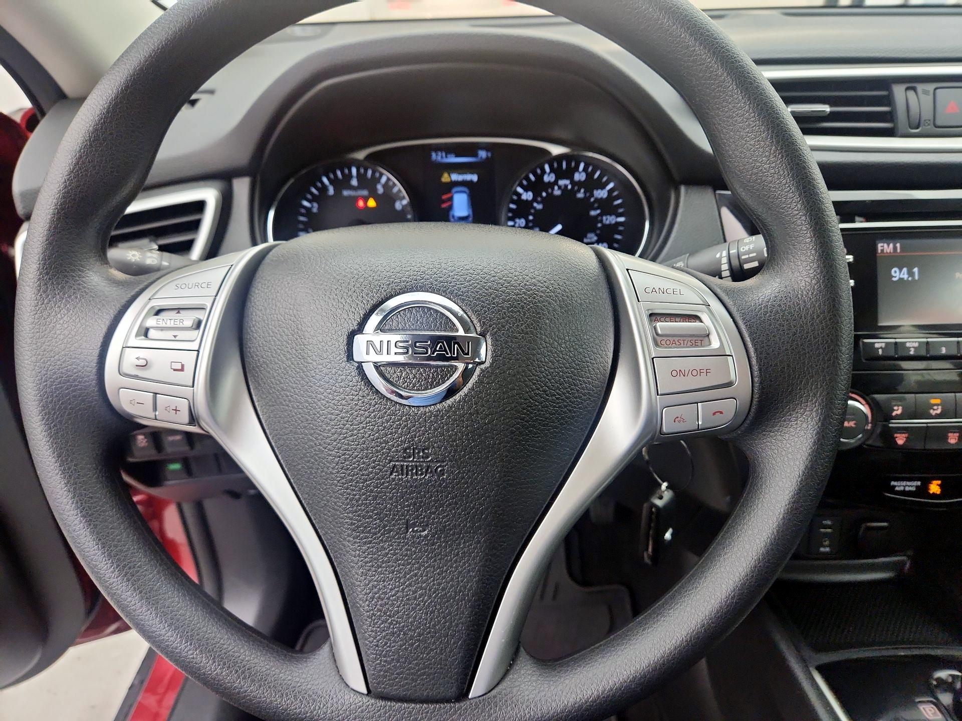 Thumbnail: 2016 Nissan Rogue - 10