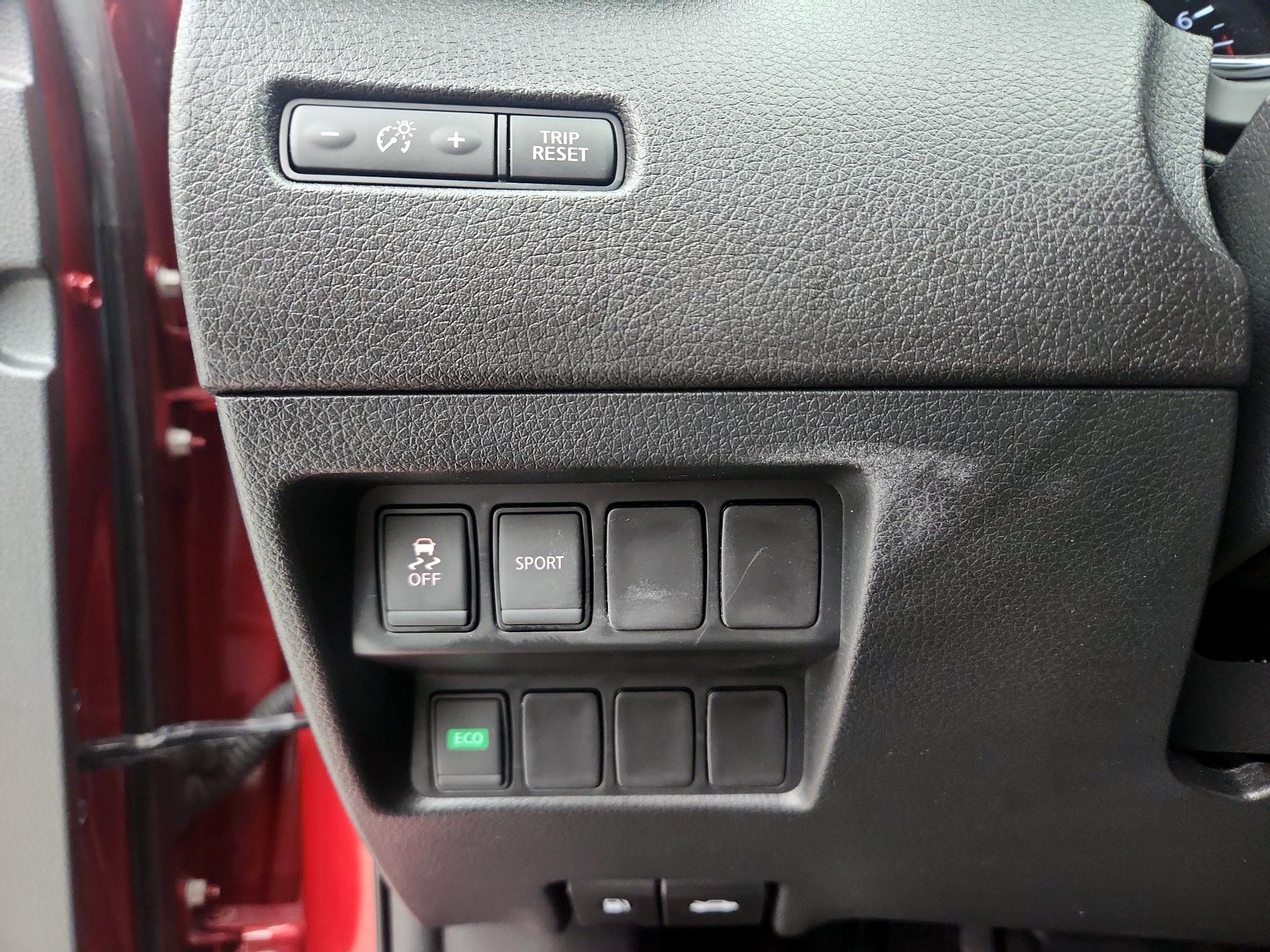 Thumbnail: 2016 Nissan Rogue - 13