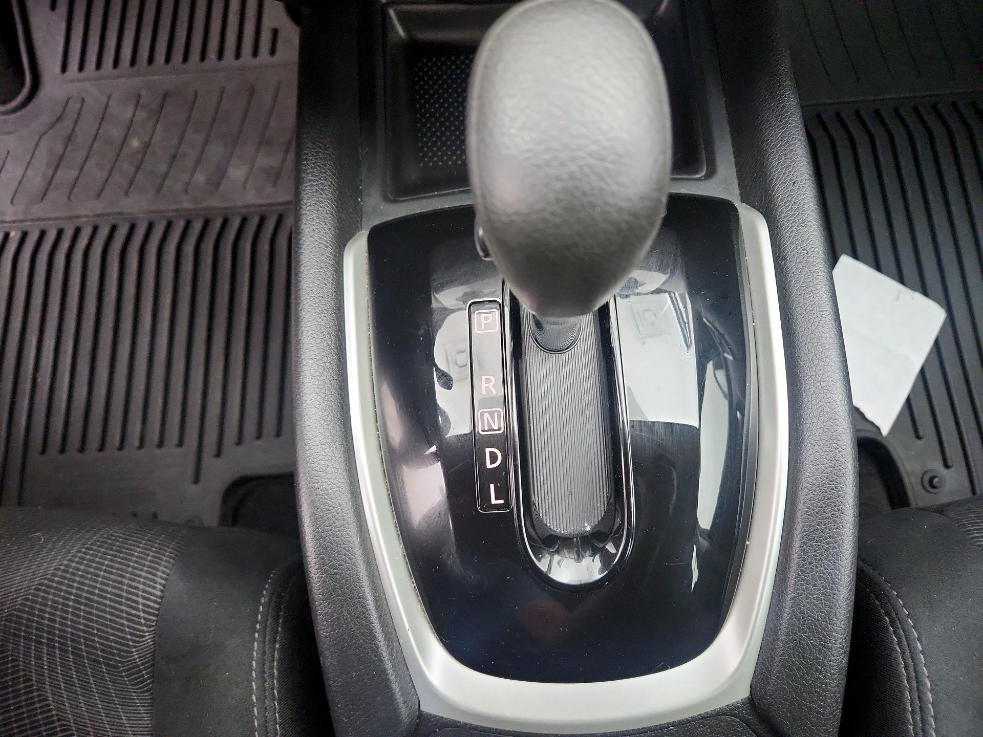 Thumbnail: 2016 Nissan Rogue - 17