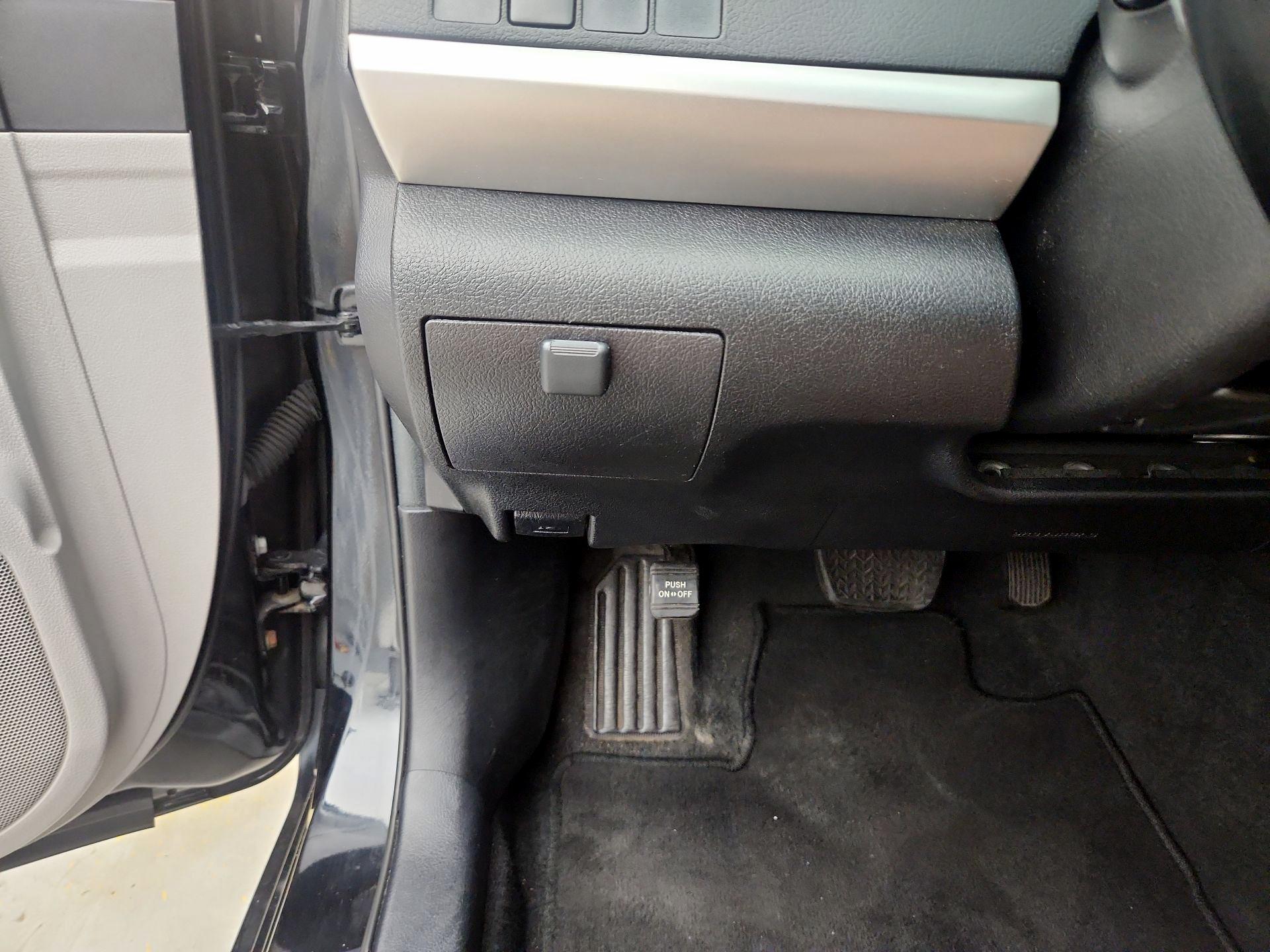 Thumbnail: 2015 Toyota Camry - 13