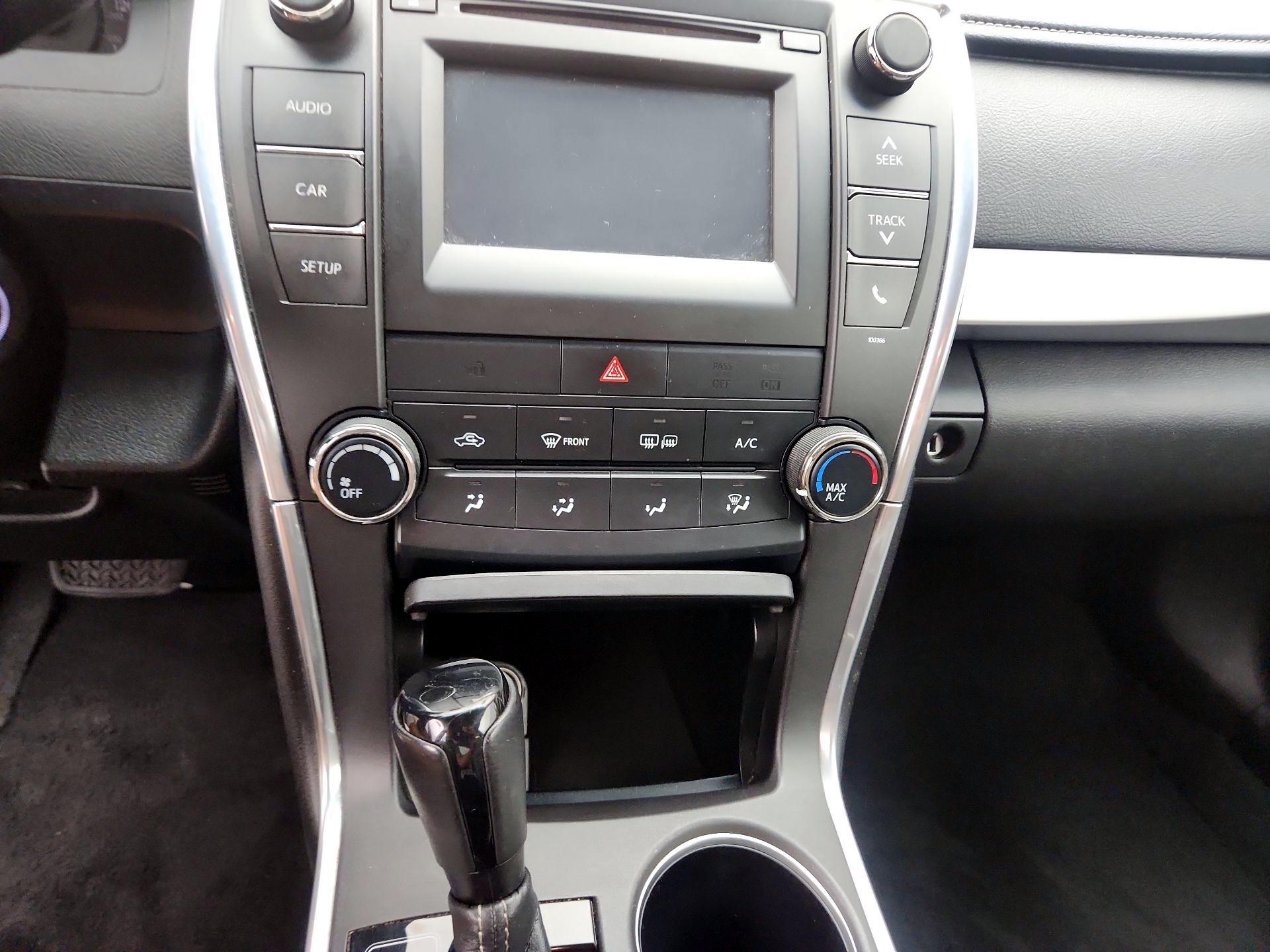 Thumbnail: 2015 Toyota Camry - 16