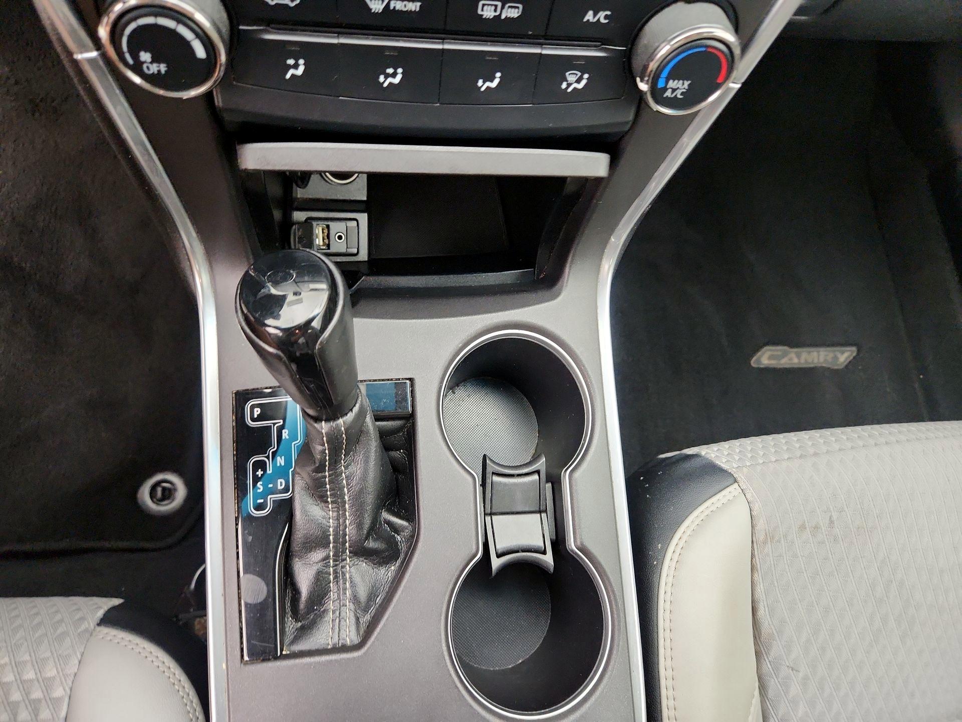 Thumbnail: 2015 Toyota Camry - 17