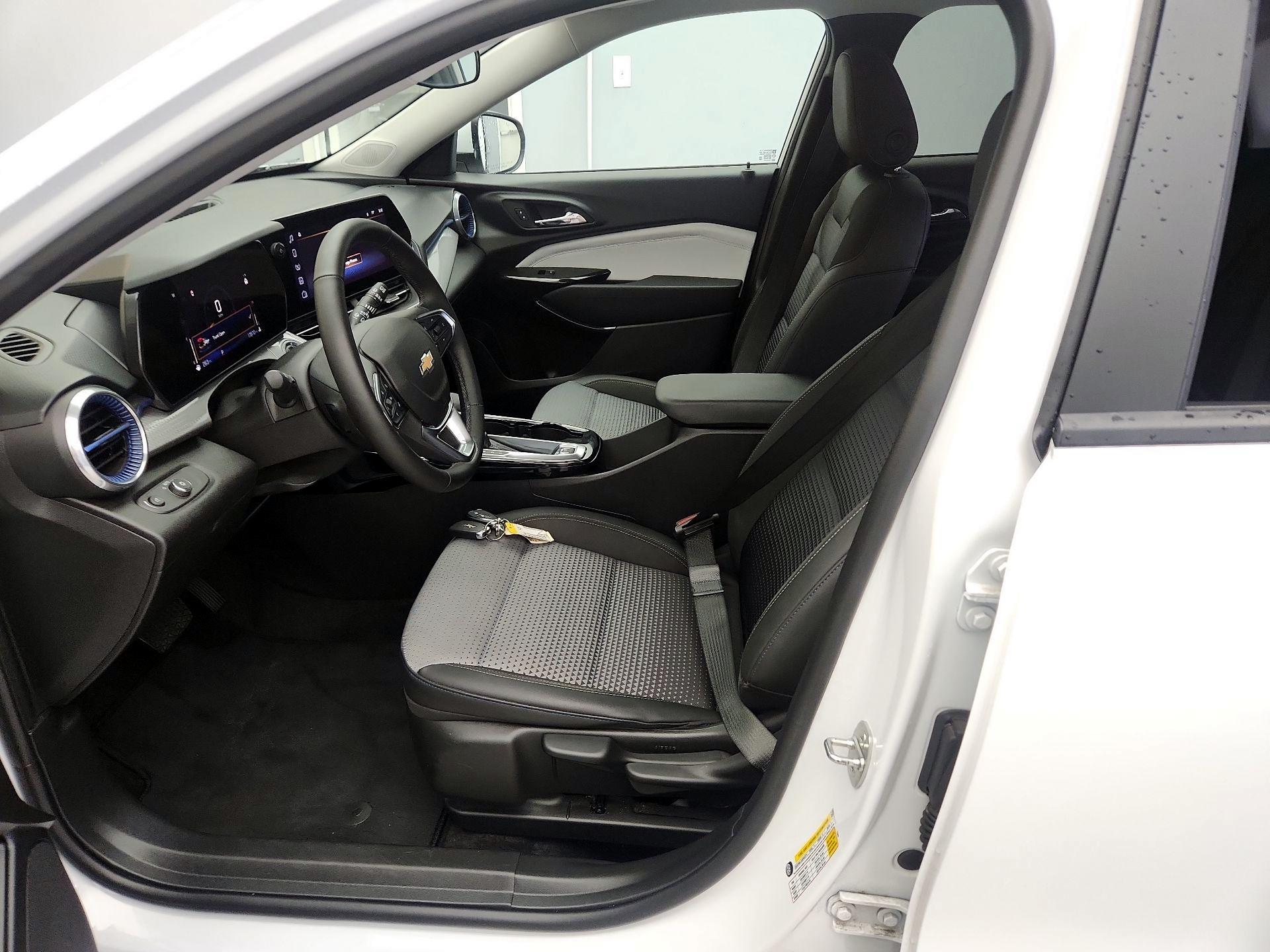 Thumbnail: 2024 Chevrolet Trax - 11