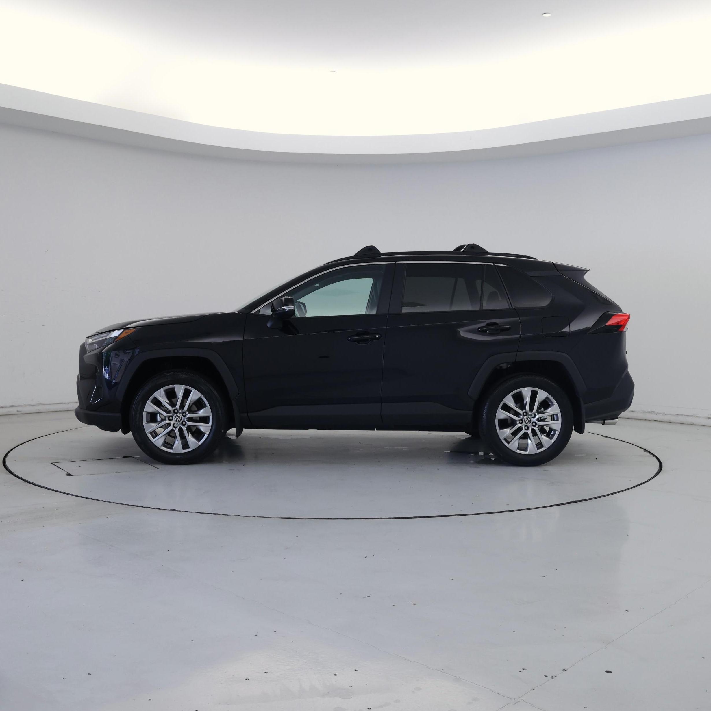 Thumbnail: 2025 Toyota RAV4 - 3