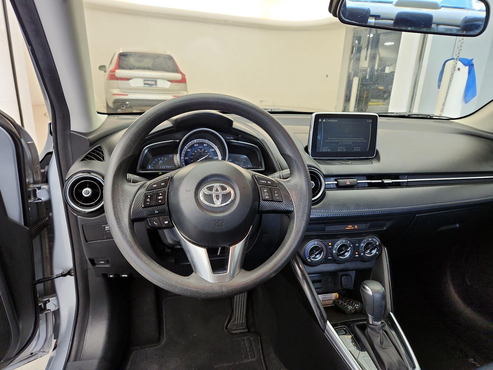 Thumbnail: 2018 Toyota Yaris iA - 10