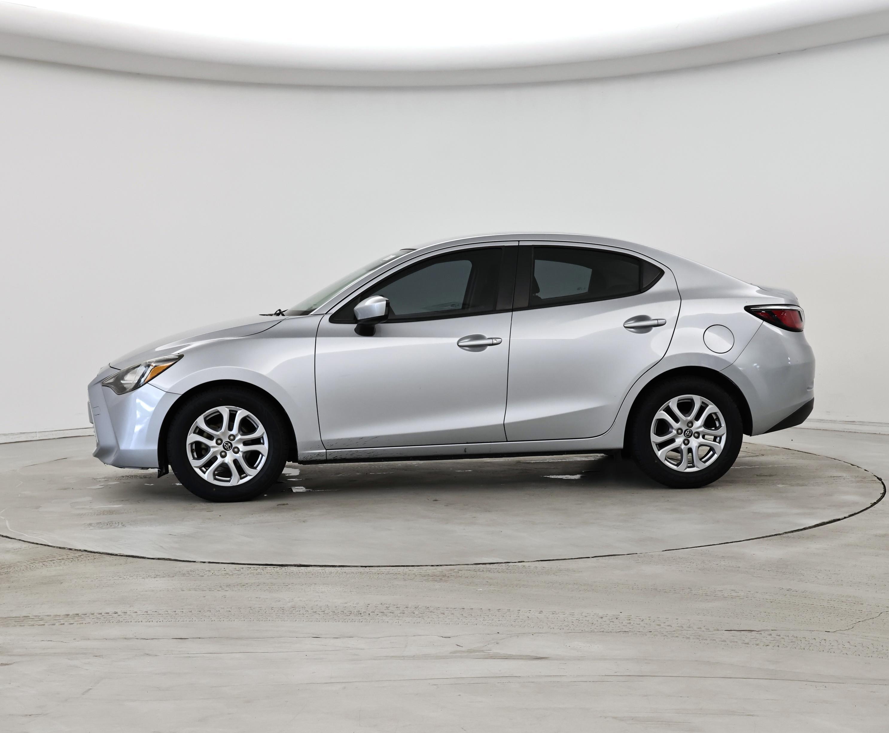 Thumbnail: 2018 Toyota Yaris iA - 3