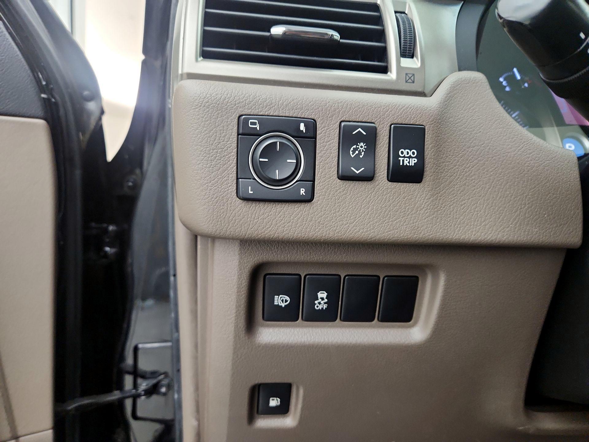 Thumbnail: 2017 Lexus GX - 13