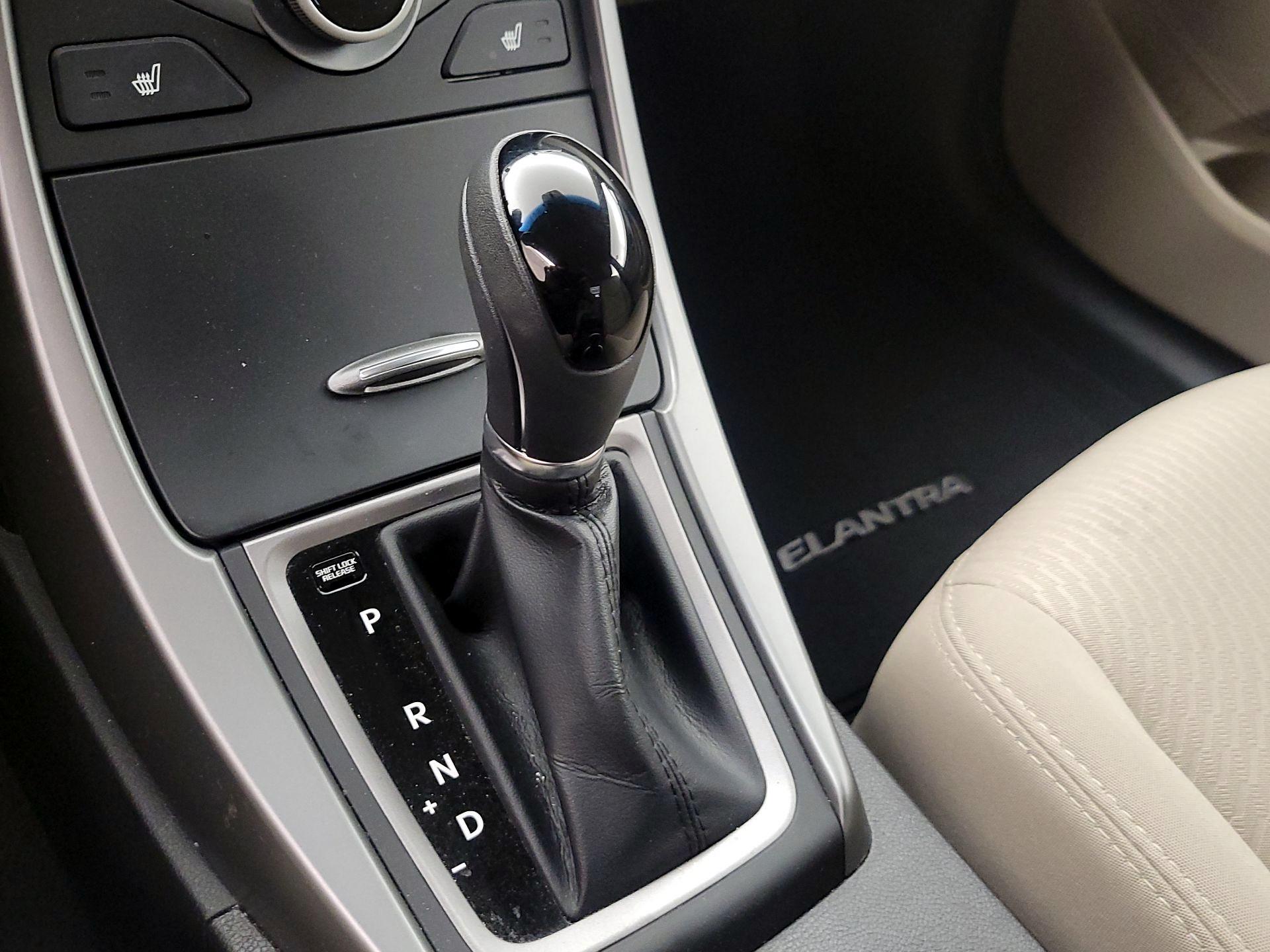 Thumbnail: 2014 Hyundai Elantra - 17