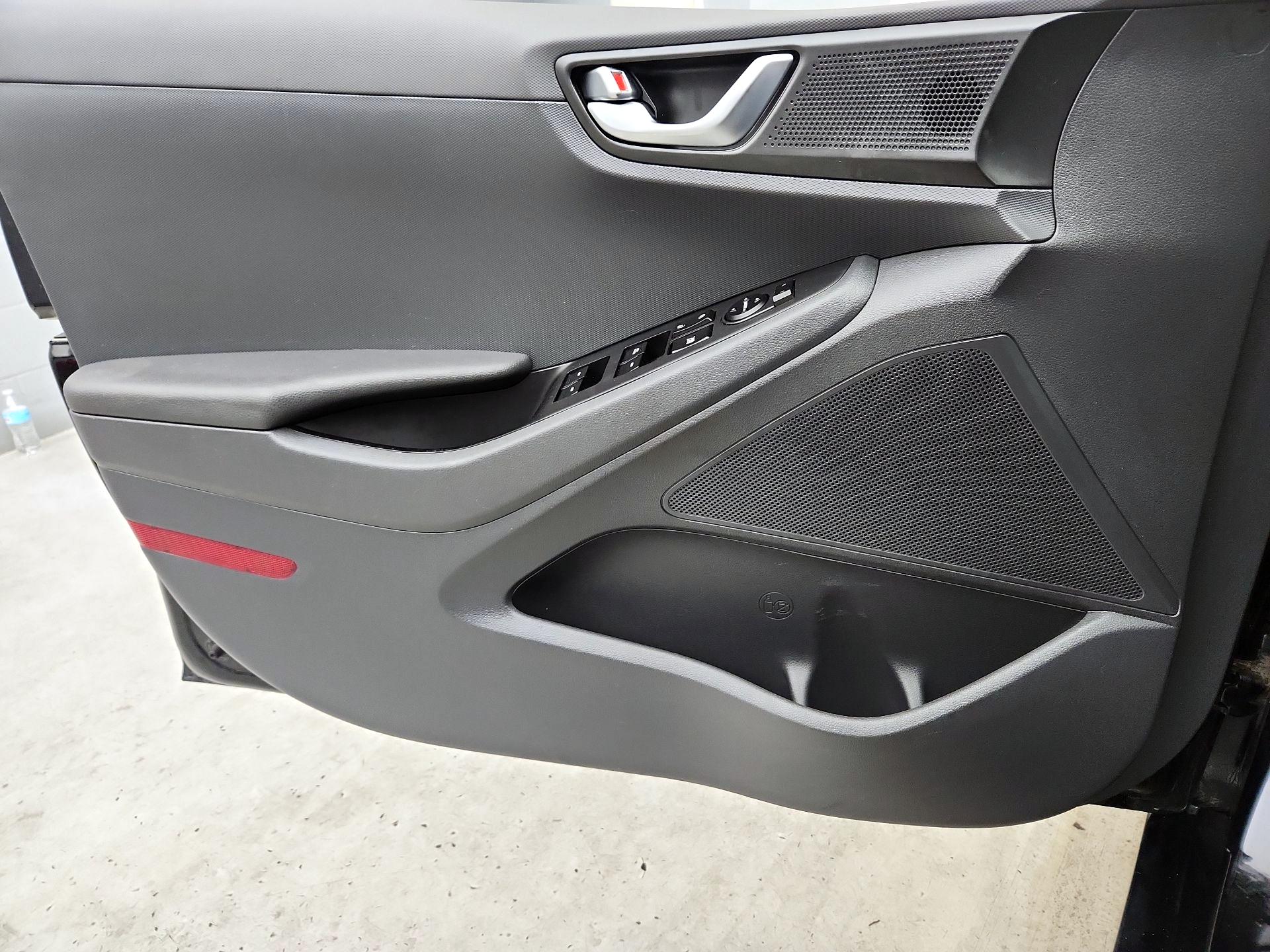 Thumbnail: 2017 Hyundai Ioniq - 12