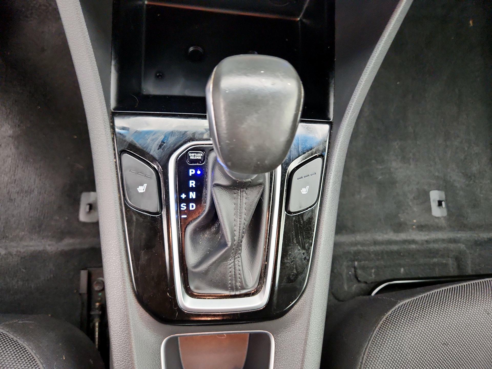 Thumbnail: 2017 Hyundai Ioniq - 17