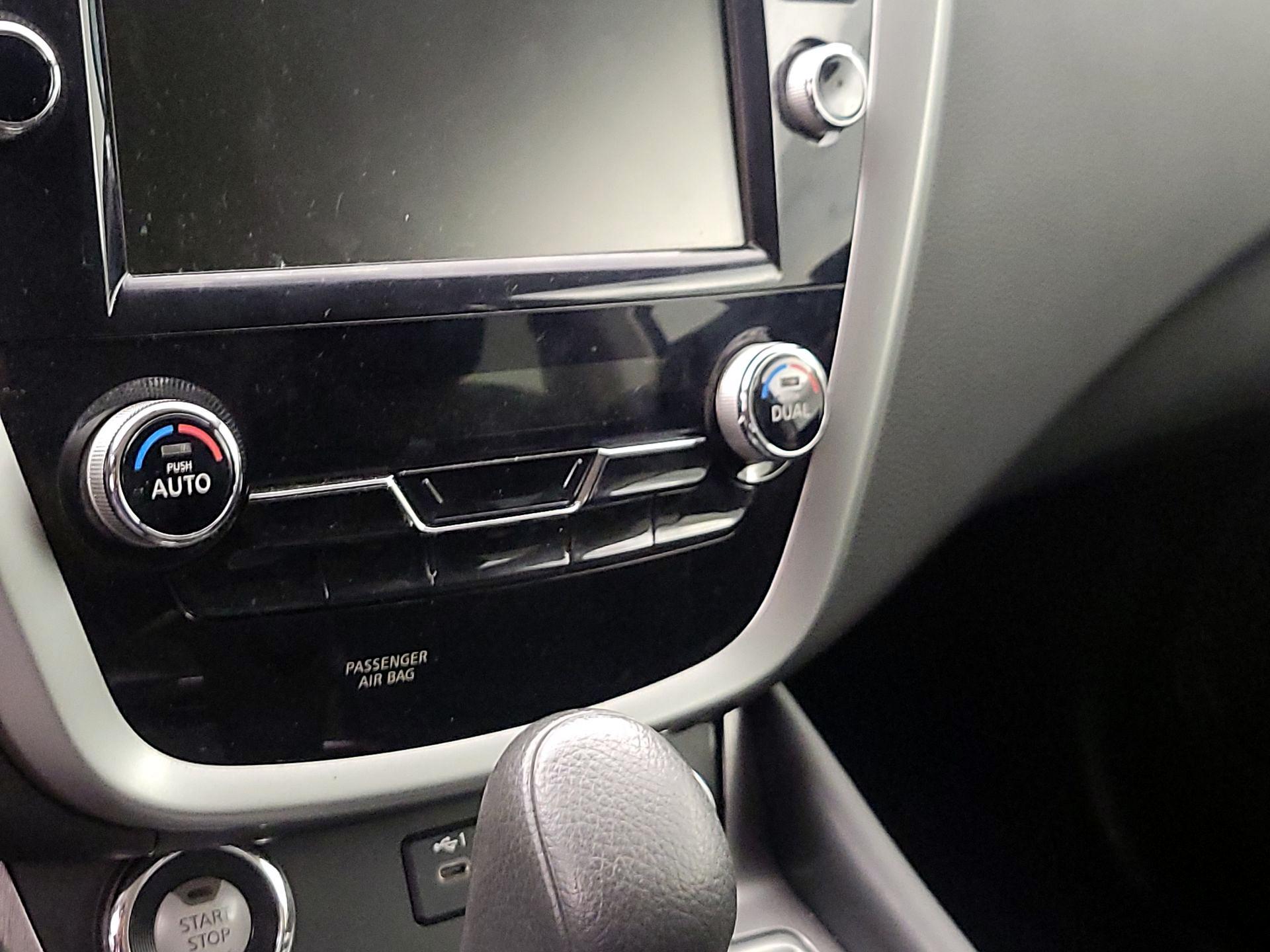 Thumbnail: 2019 Nissan Murano - 16
