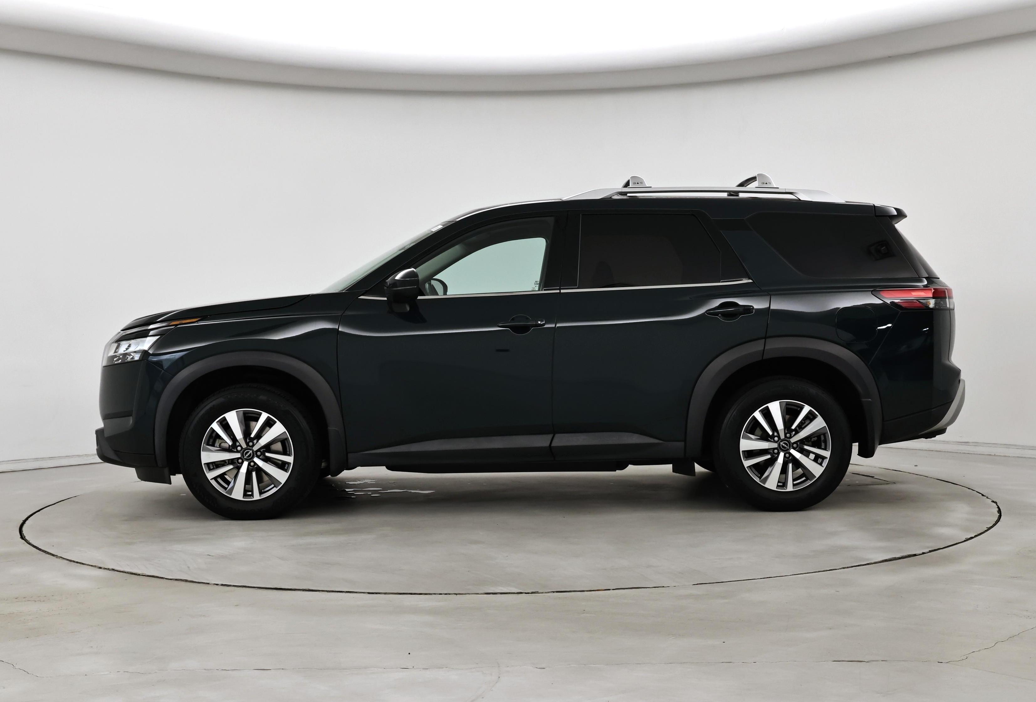 Thumbnail: 2022 Nissan Pathfinder - 3