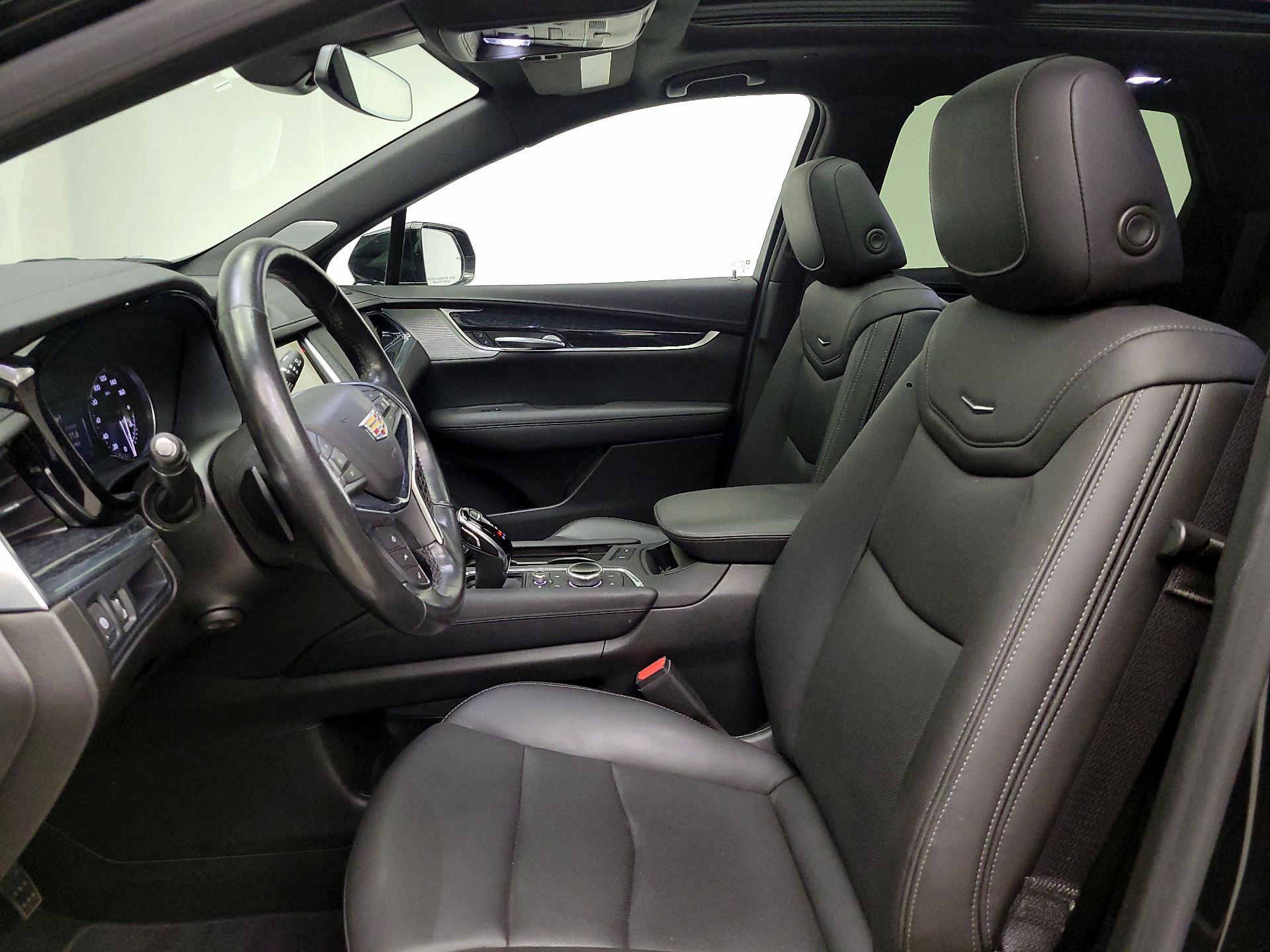 Thumbnail: 2023 Cadillac XT5 - 11
