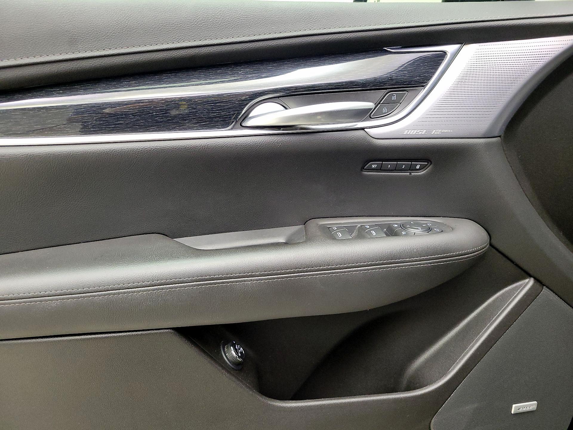 Thumbnail: 2023 Cadillac XT5 - 12