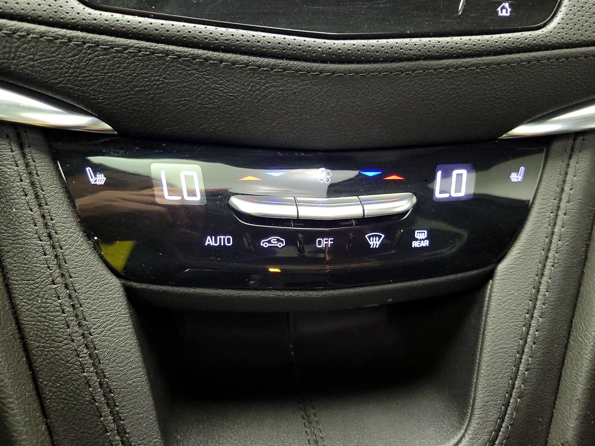 Thumbnail: 2023 Cadillac XT5 - 17