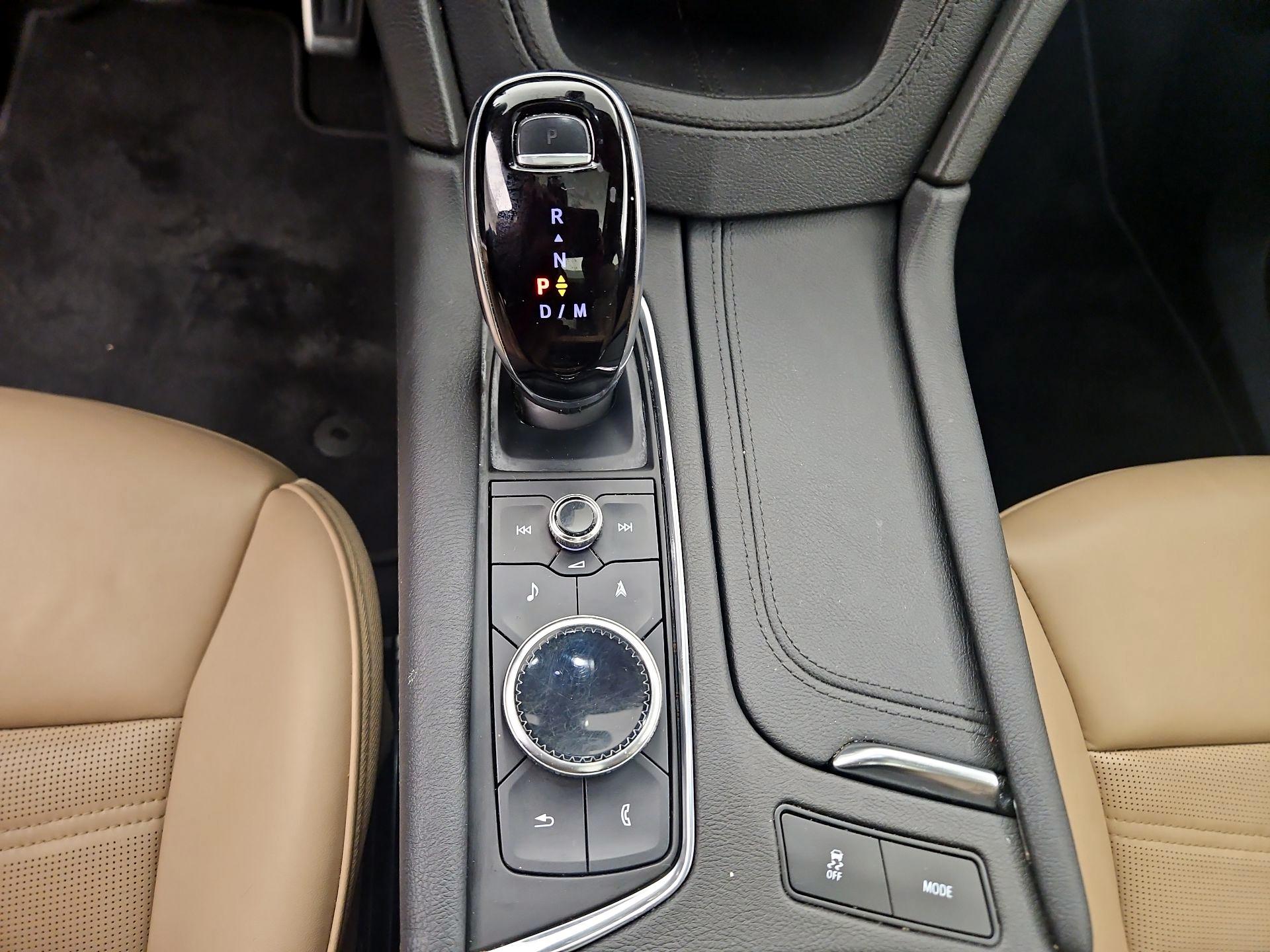 Thumbnail: 2022 Cadillac XT6 - 16