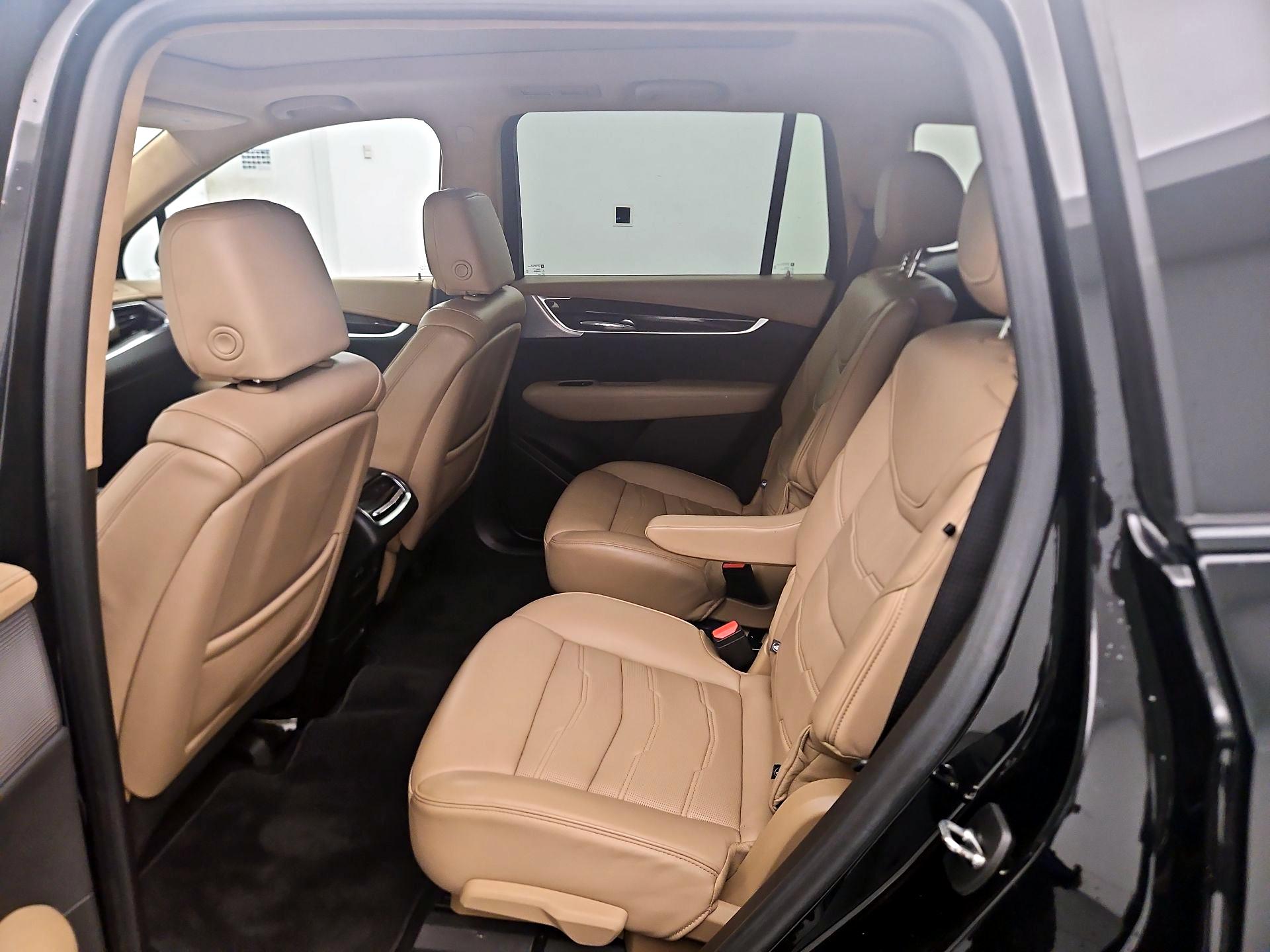 Thumbnail: 2022 Cadillac XT6 - 19
