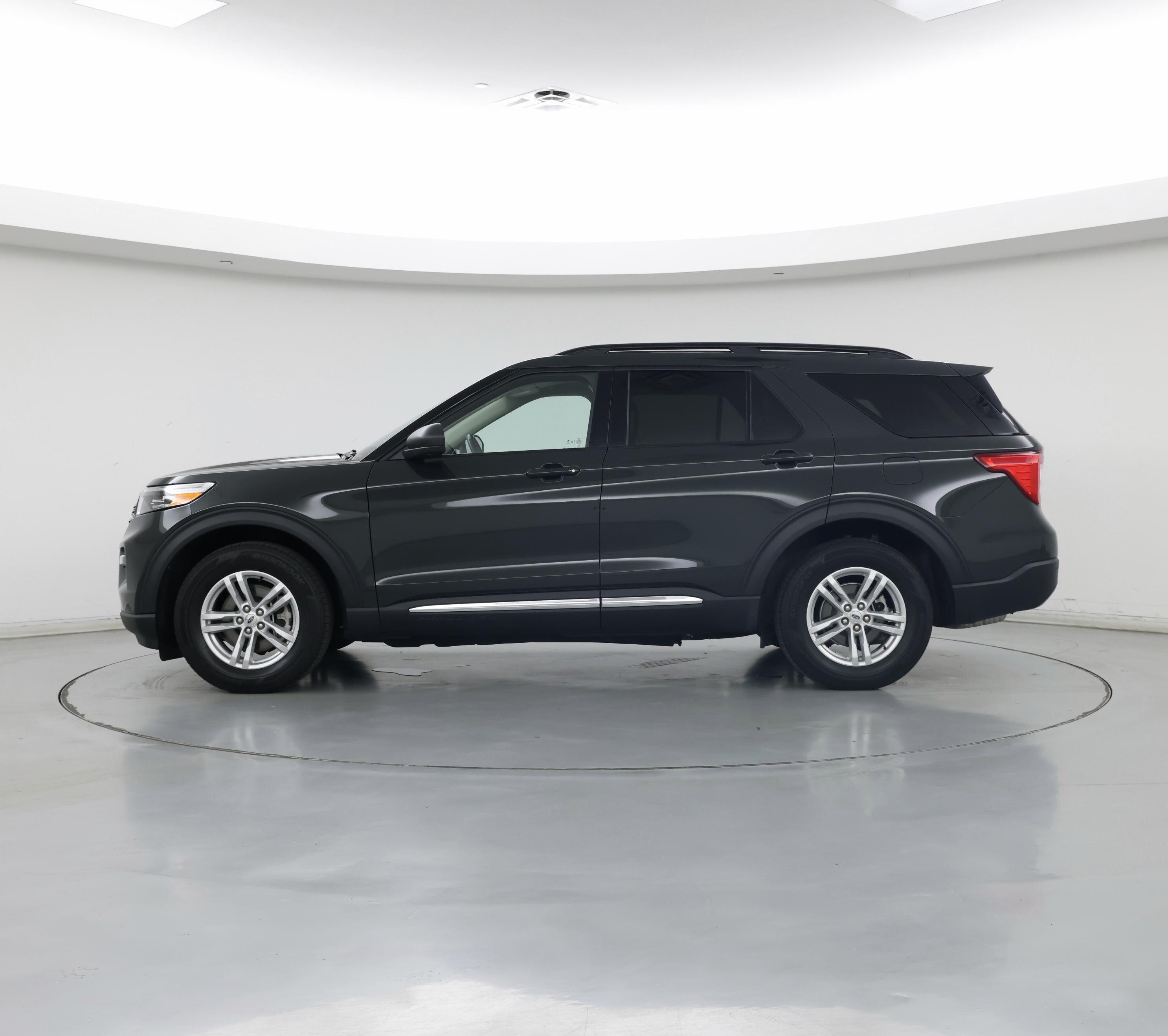 Thumbnail: 2022 Ford Explorer - 3