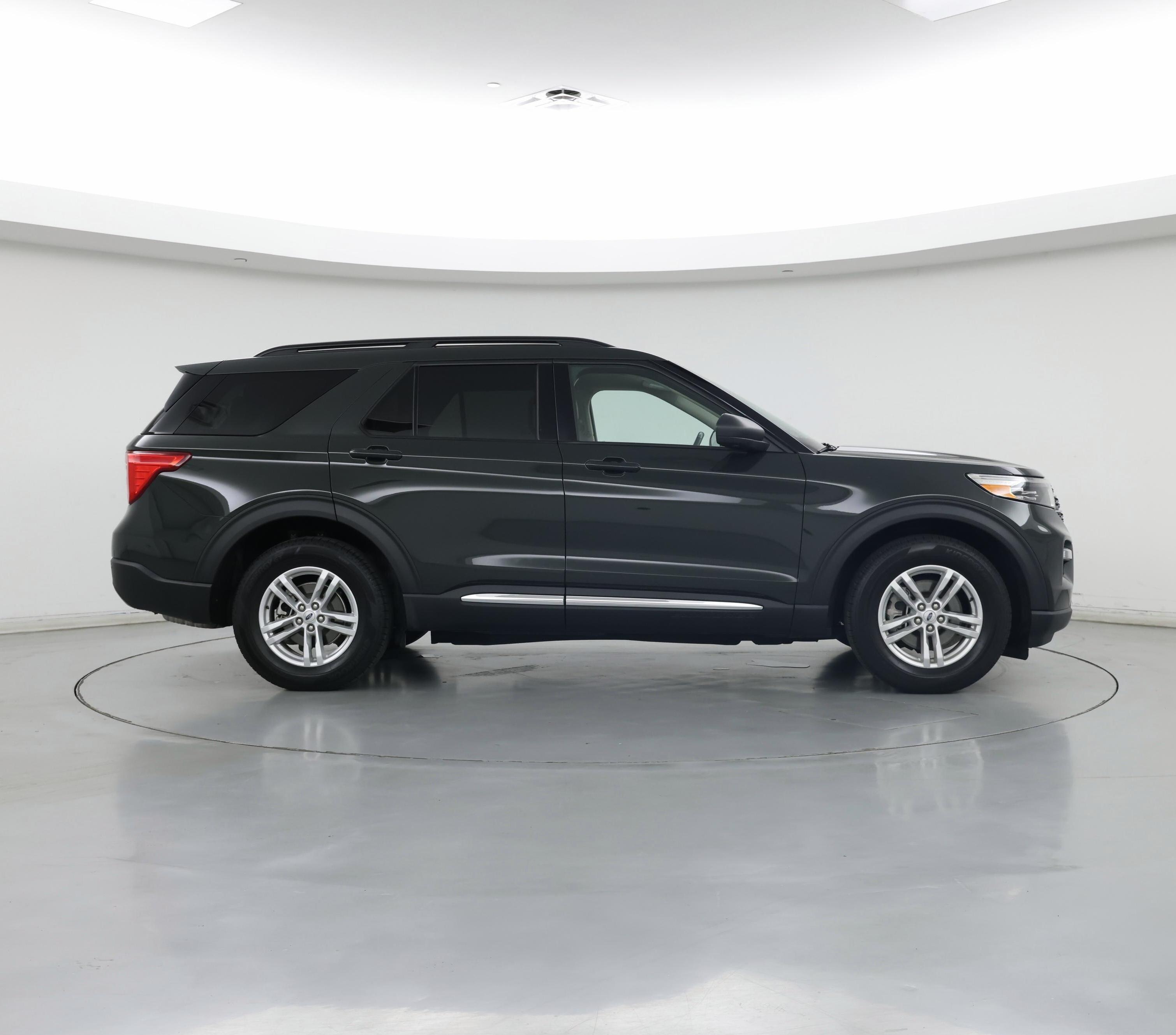 Thumbnail: 2022 Ford Explorer - 7