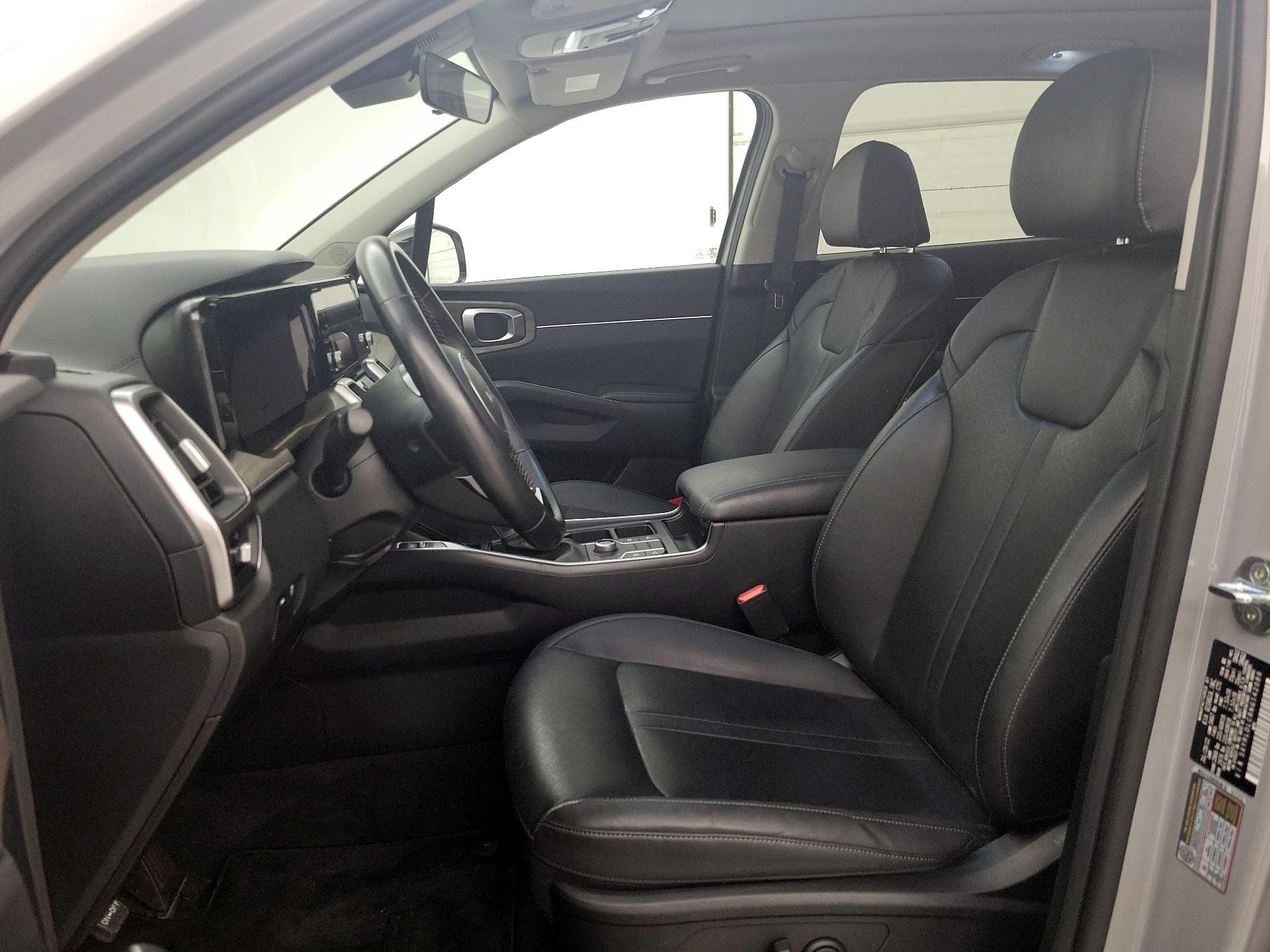Thumbnail: 2022 Kia Sorento - 11