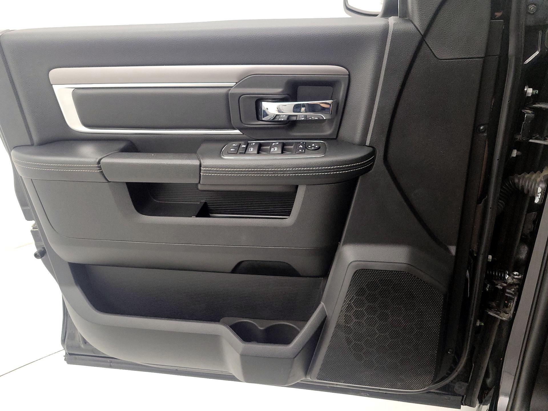 Thumbnail: 2022 RAM 1500 Classic - 12