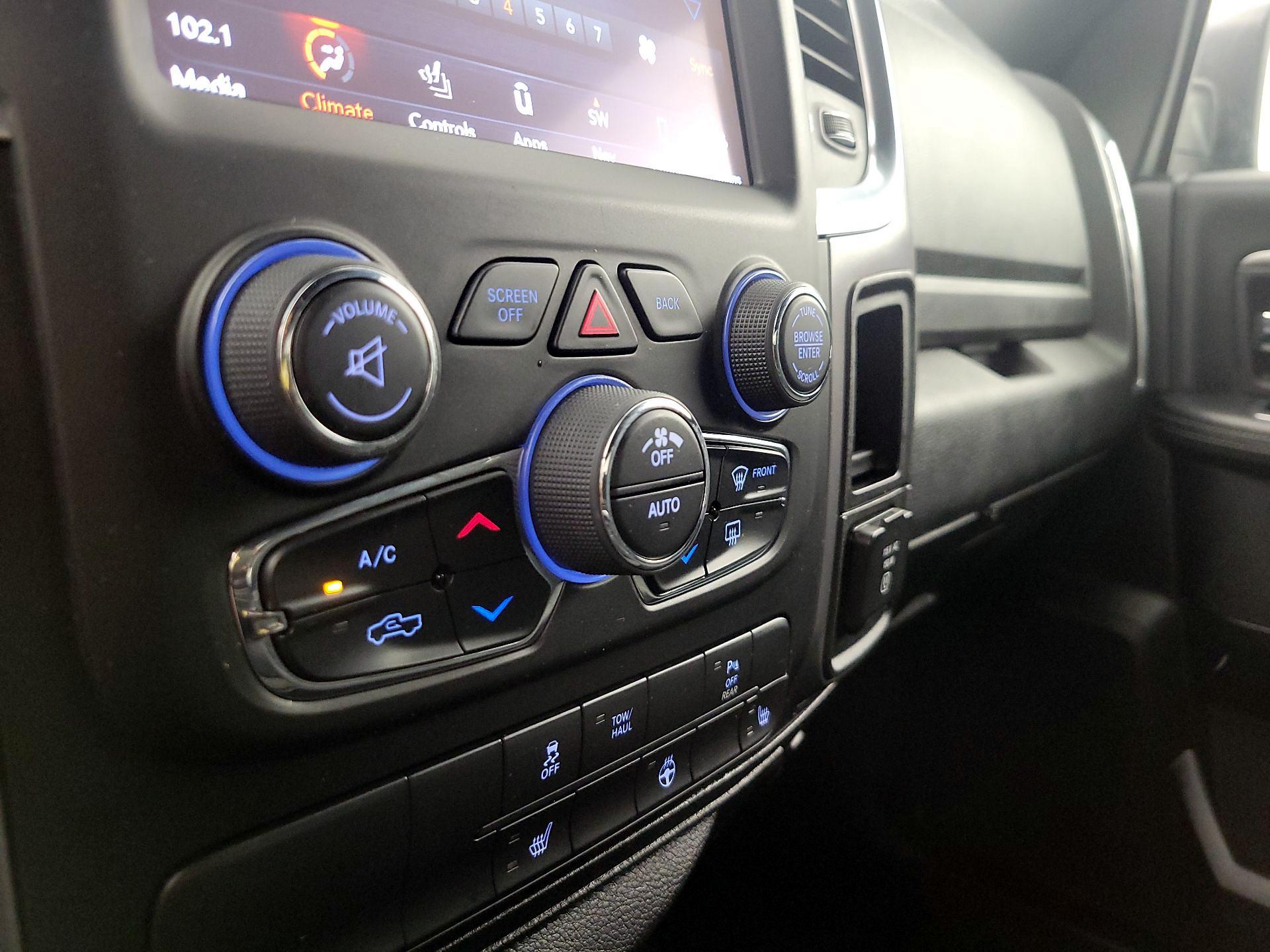 Thumbnail: 2022 RAM 1500 Classic - 17