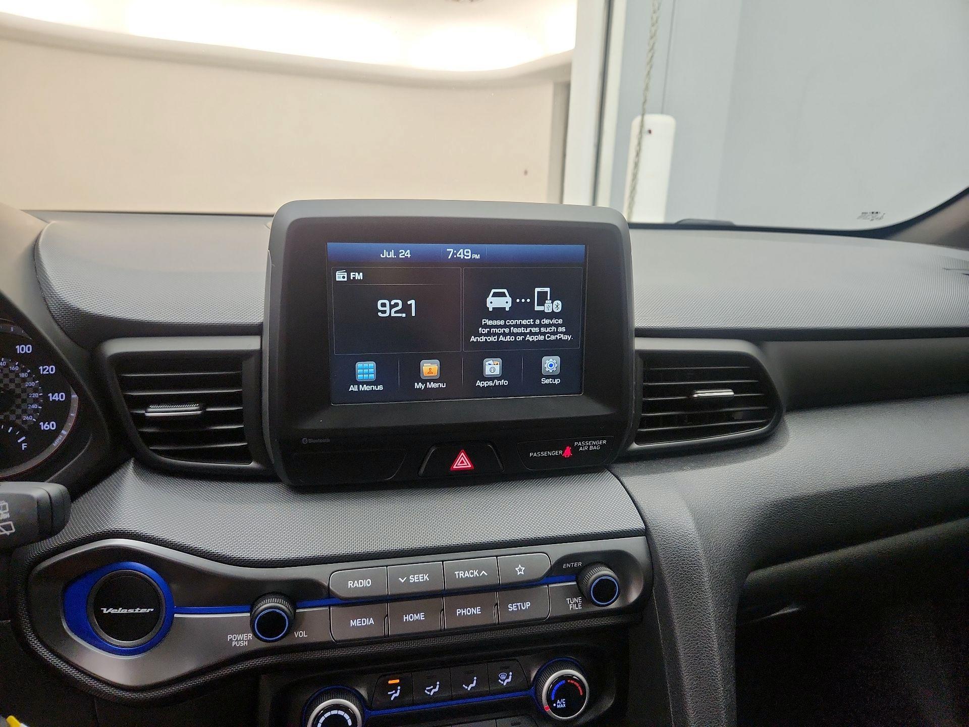 Thumbnail: 2019 Hyundai Veloster - 15