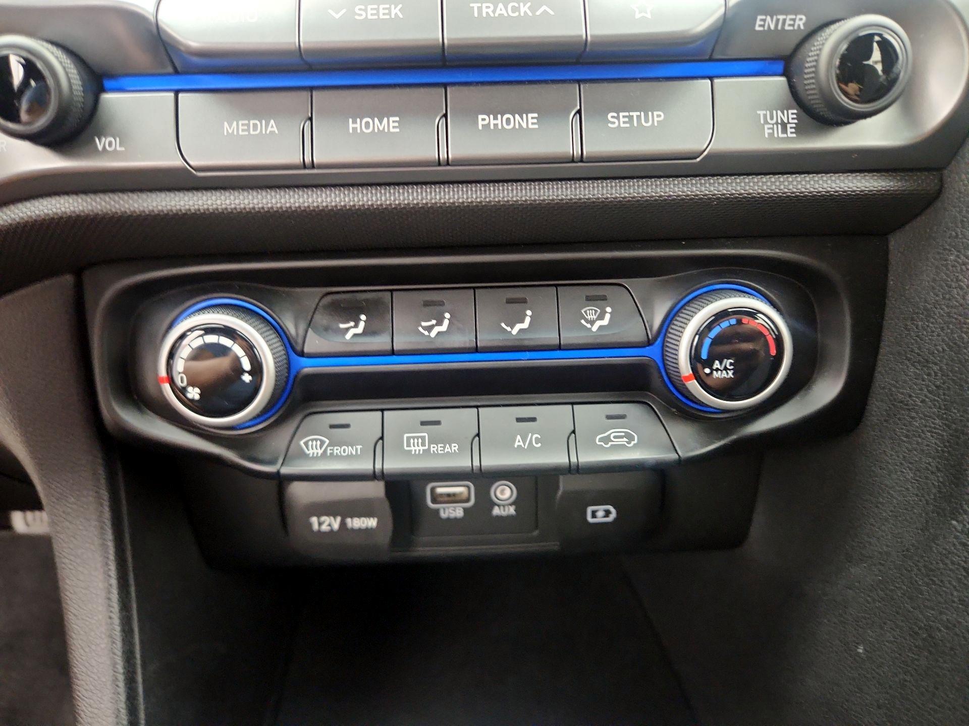 Thumbnail: 2019 Hyundai Veloster - 16