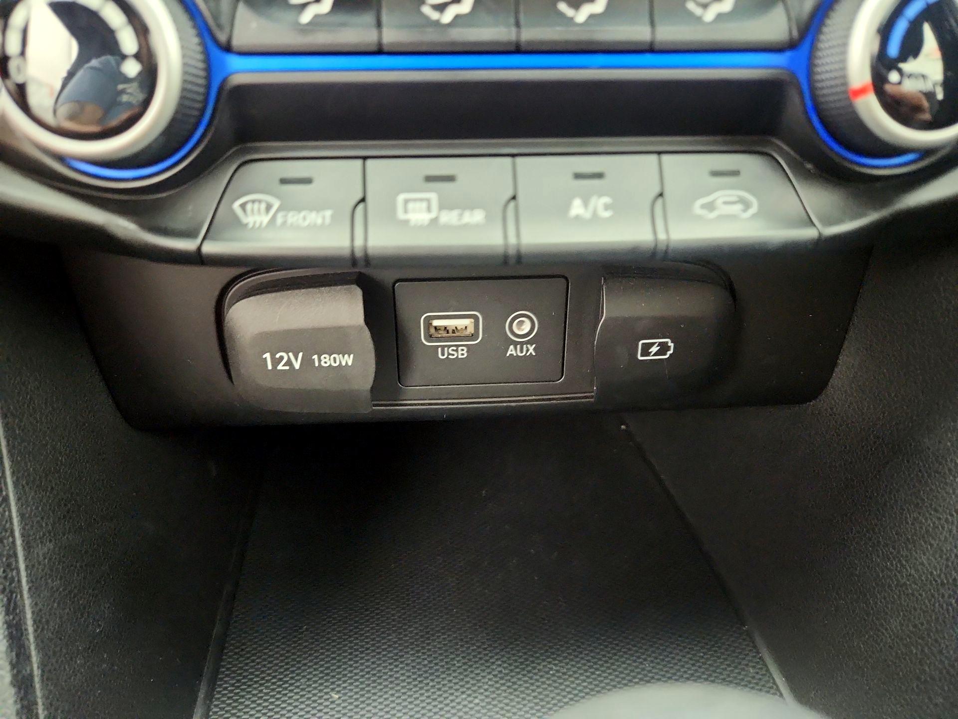 Thumbnail: 2019 Hyundai Veloster - 18