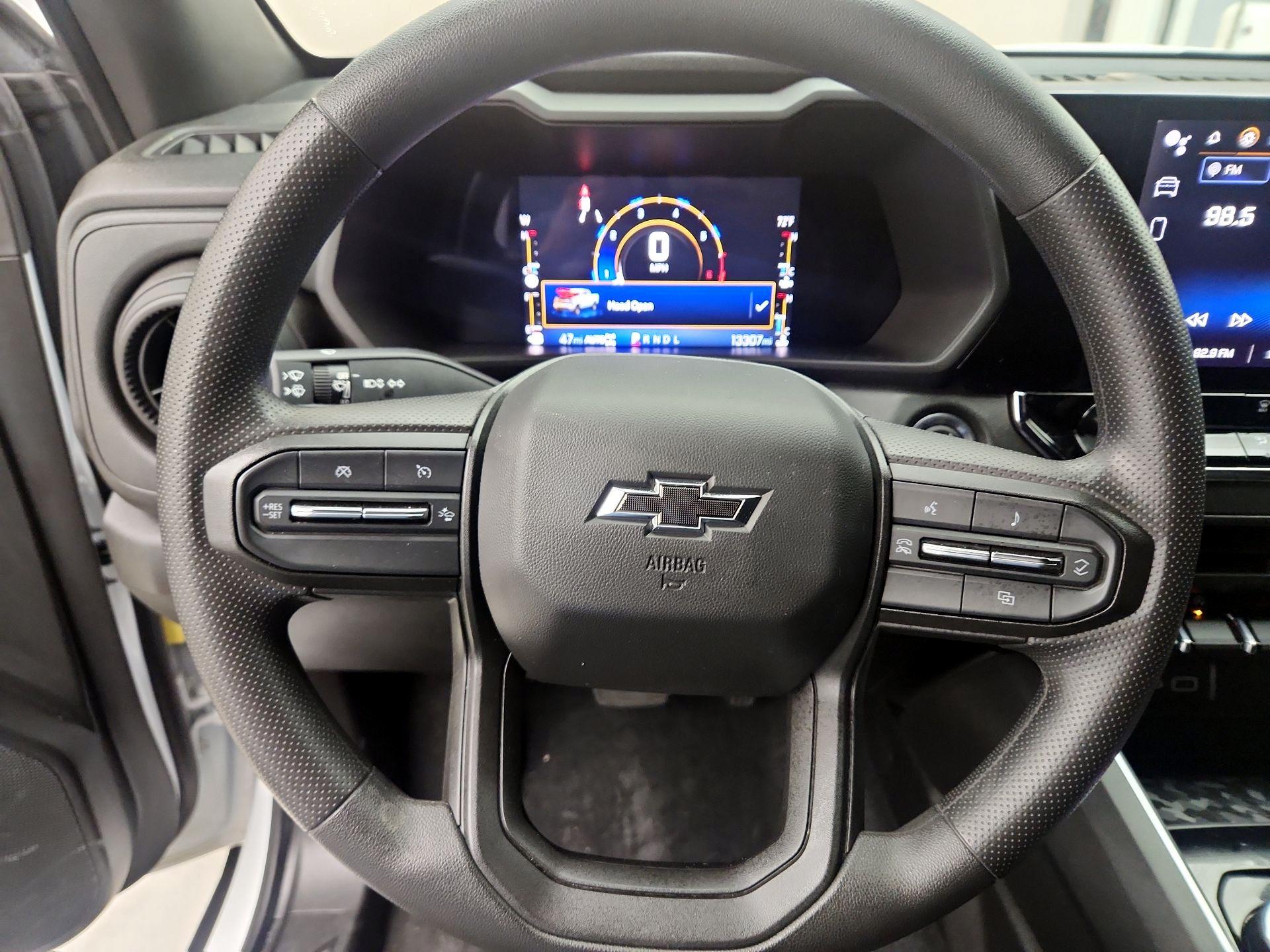 Thumbnail: 2023 Chevrolet Colorado - 10
